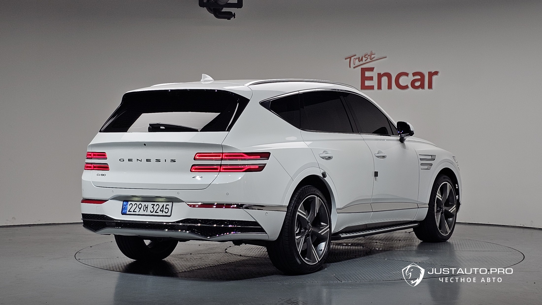 Автомобиль Genesis GV80