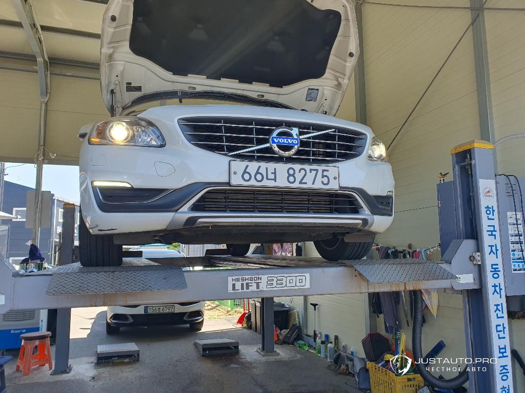 Автомобиль Volvo S60