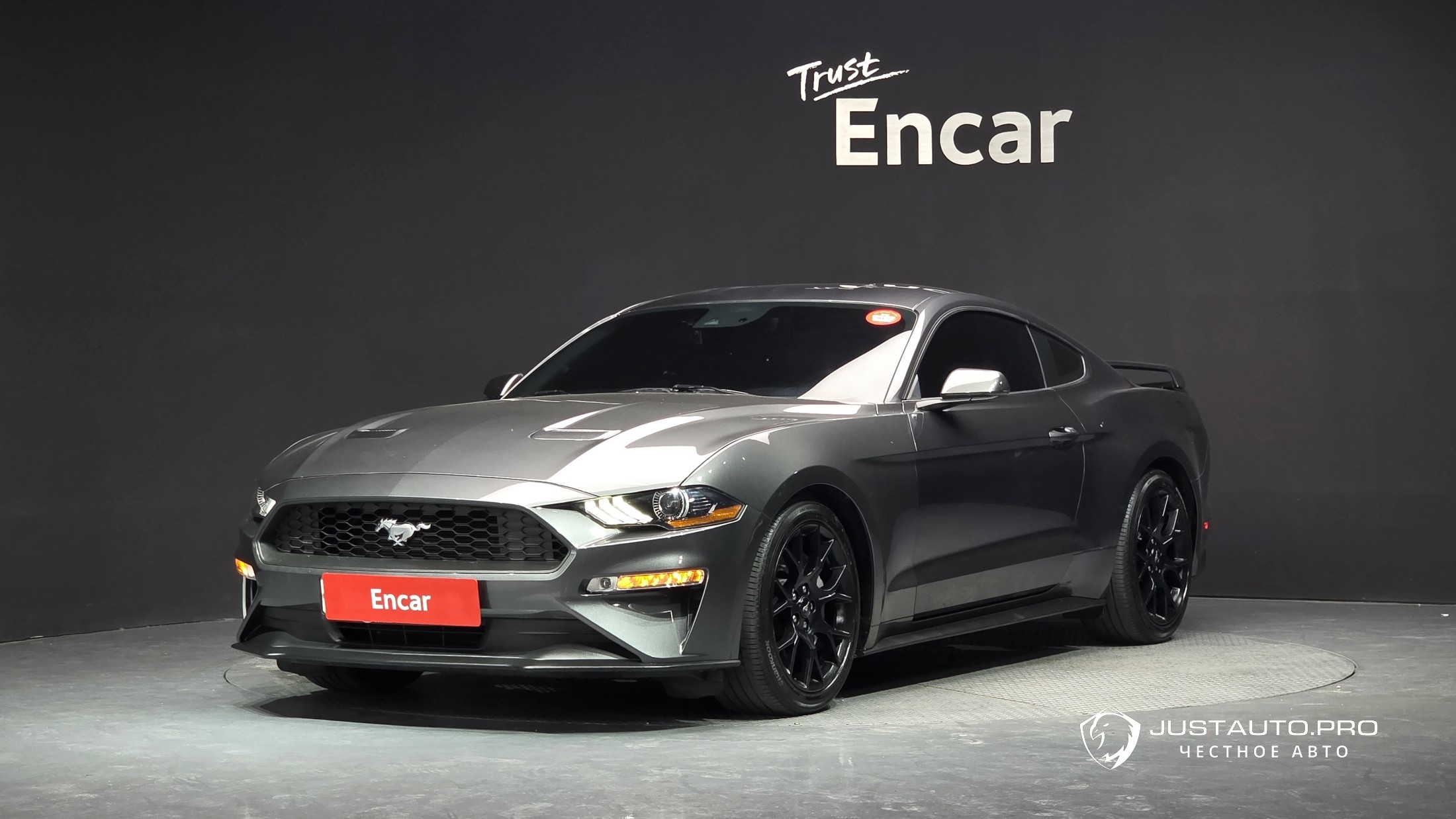 Автомобиль Ford Mustang