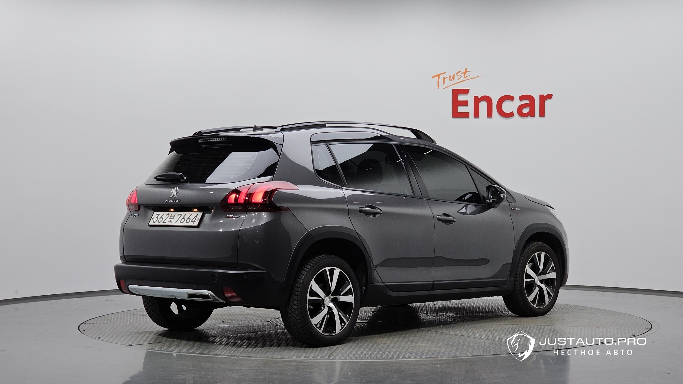 Автомобиль Peugeot 2008