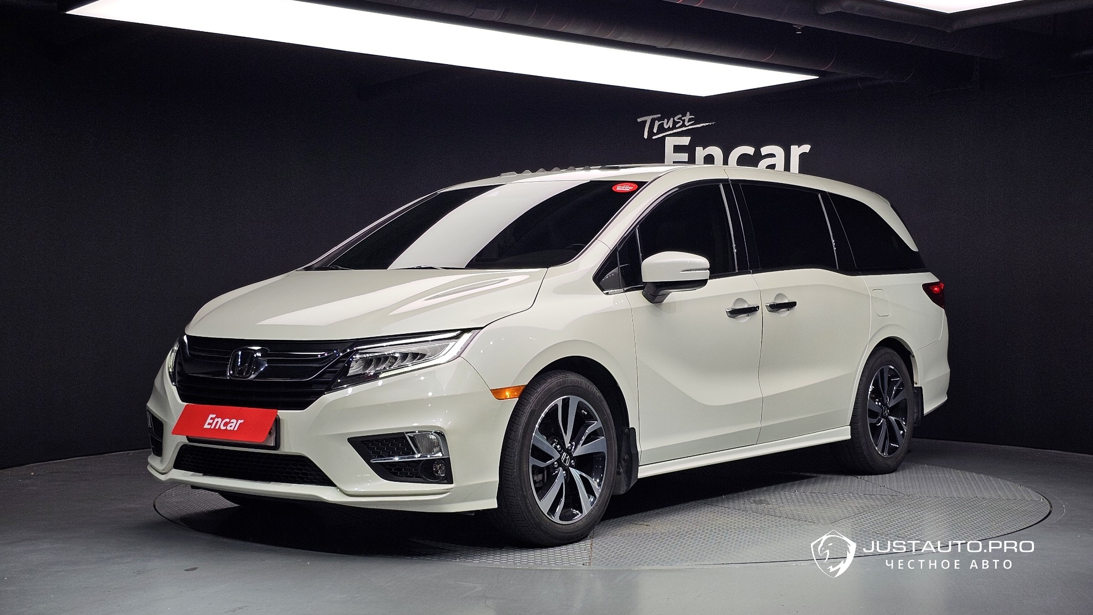 Автомобиль Honda Odyssey