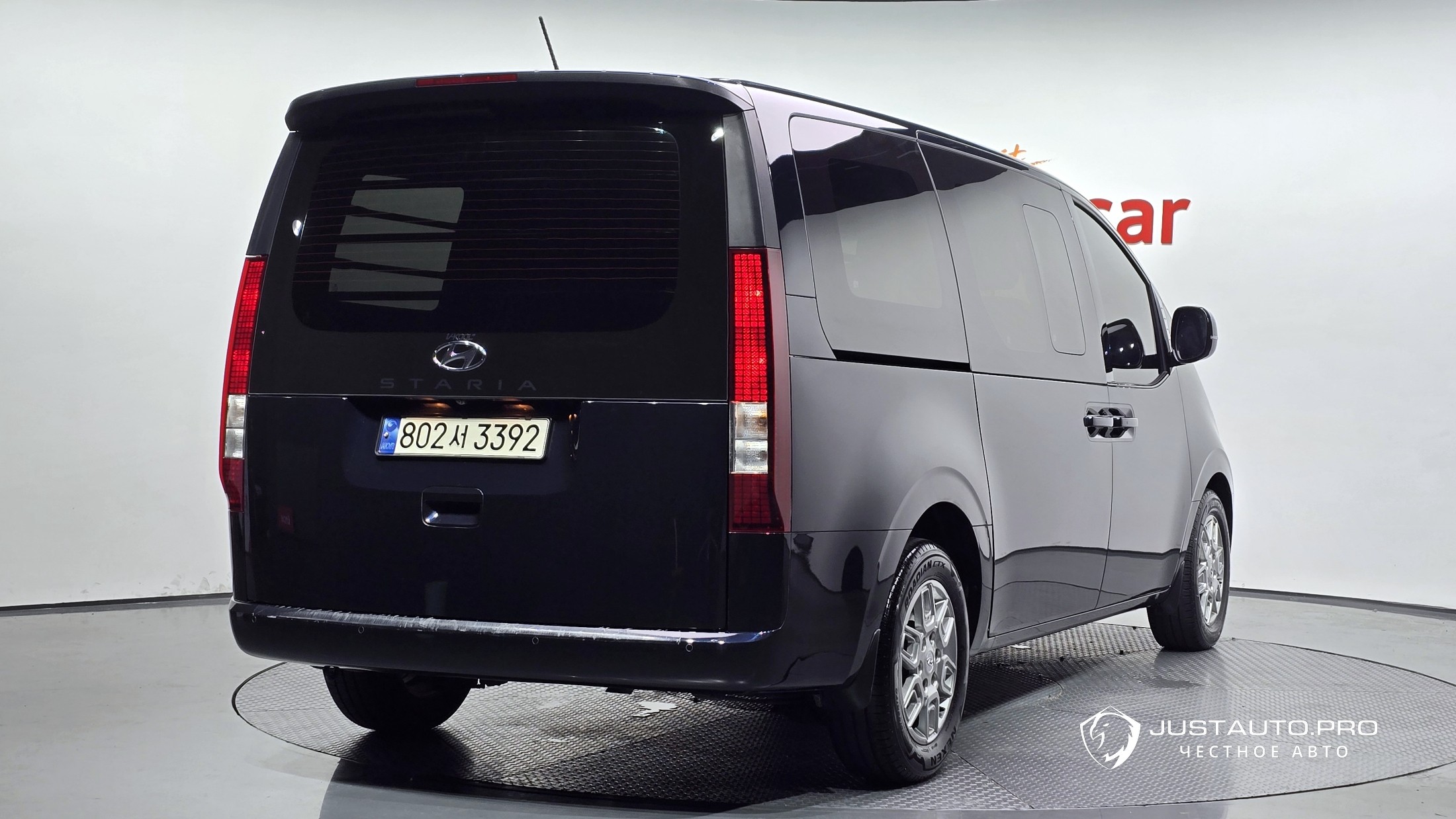 Автомобиль Hyundai Staria