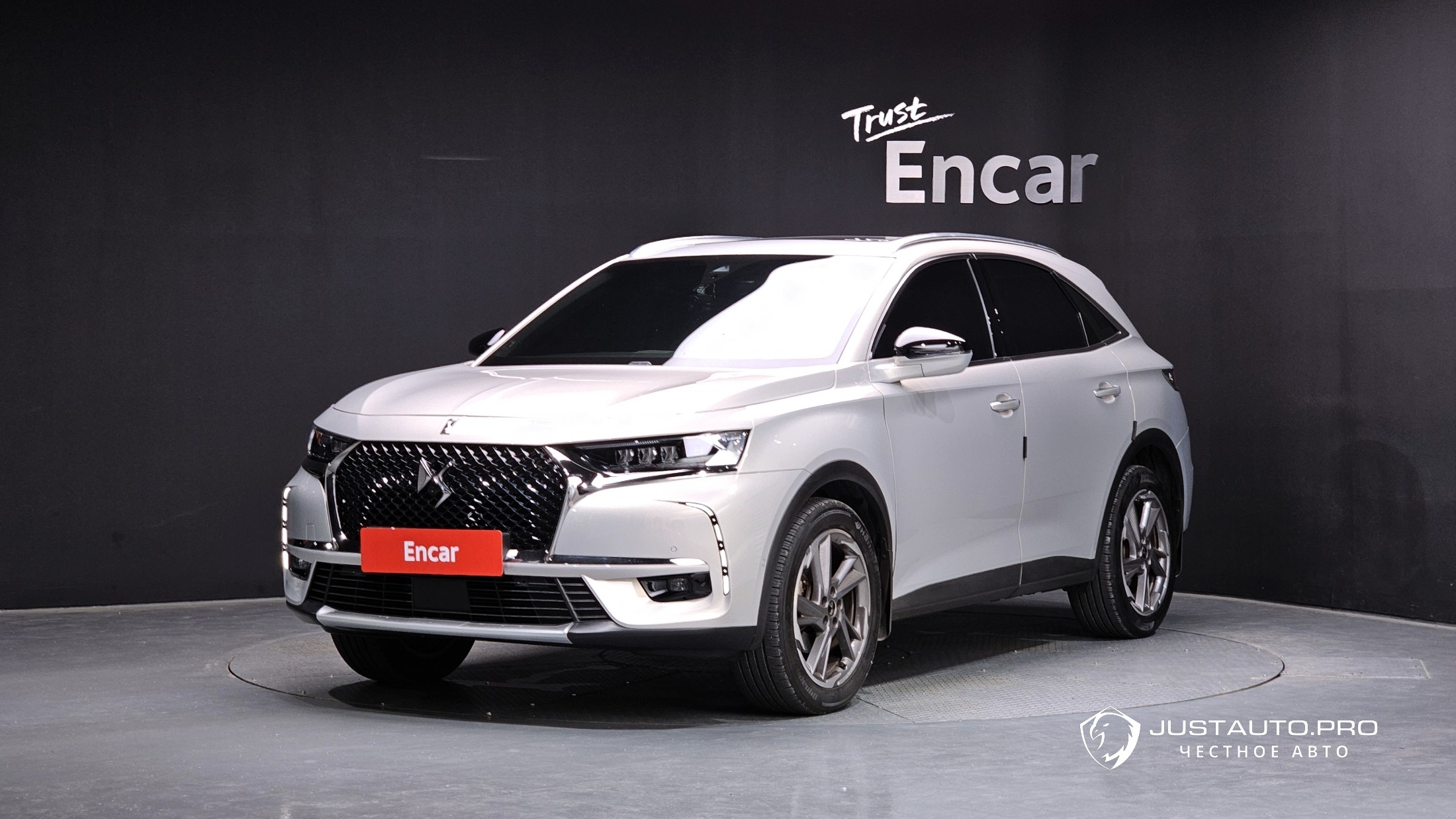 Автомобиль Citroen-DS DS7