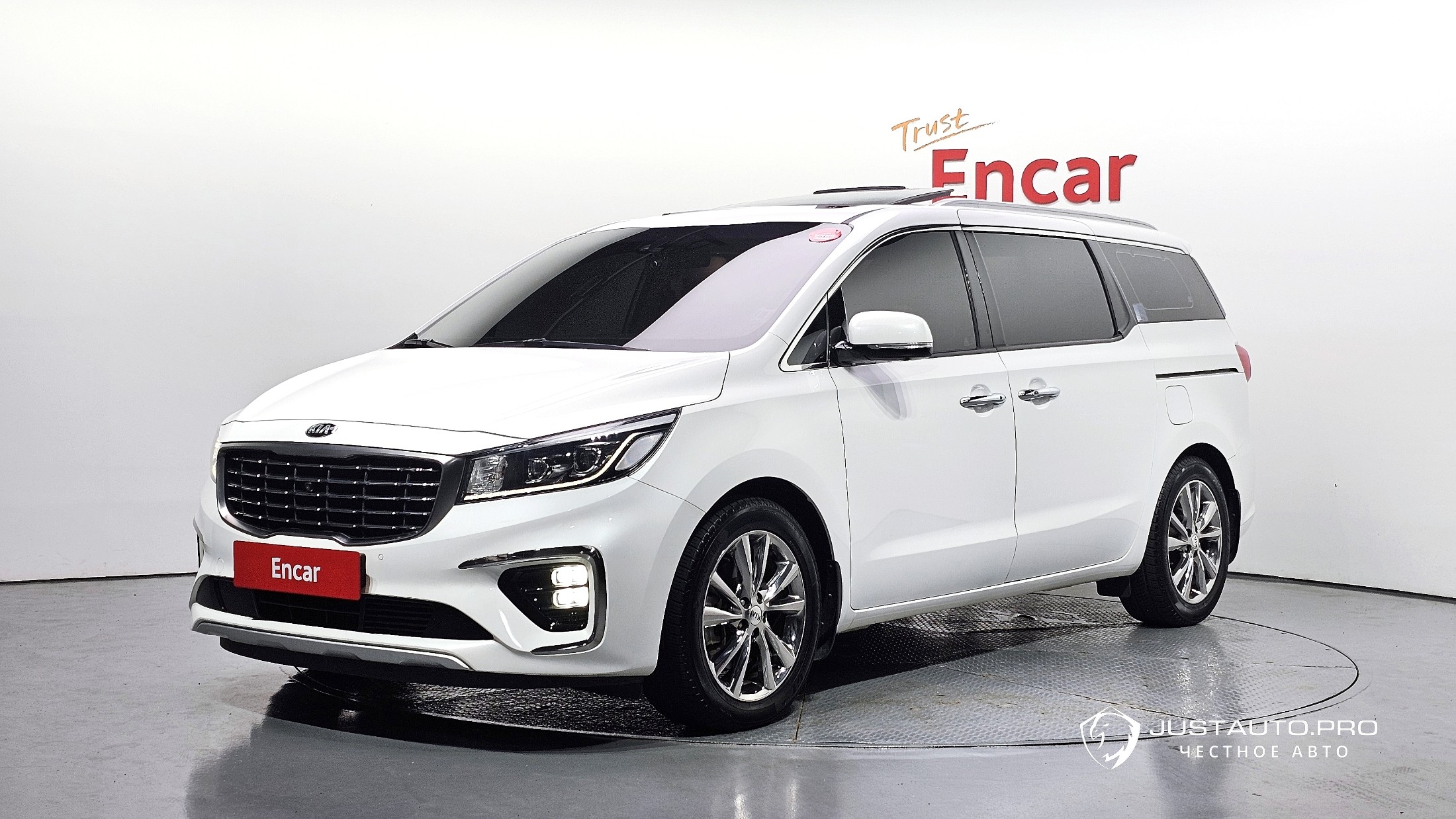 Автомобиль Kia Canival