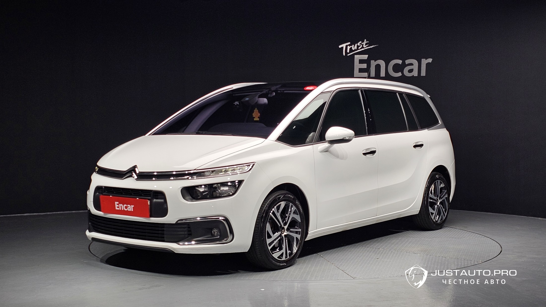 Автомобиль Citroen-DS C4 Picasso