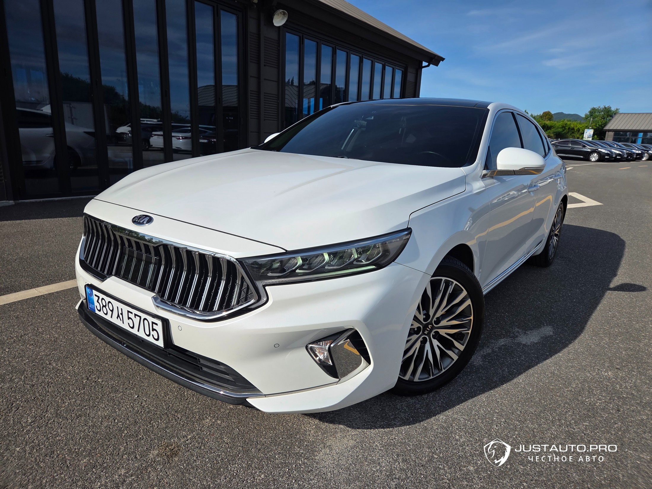 Автомобиль Kia K7