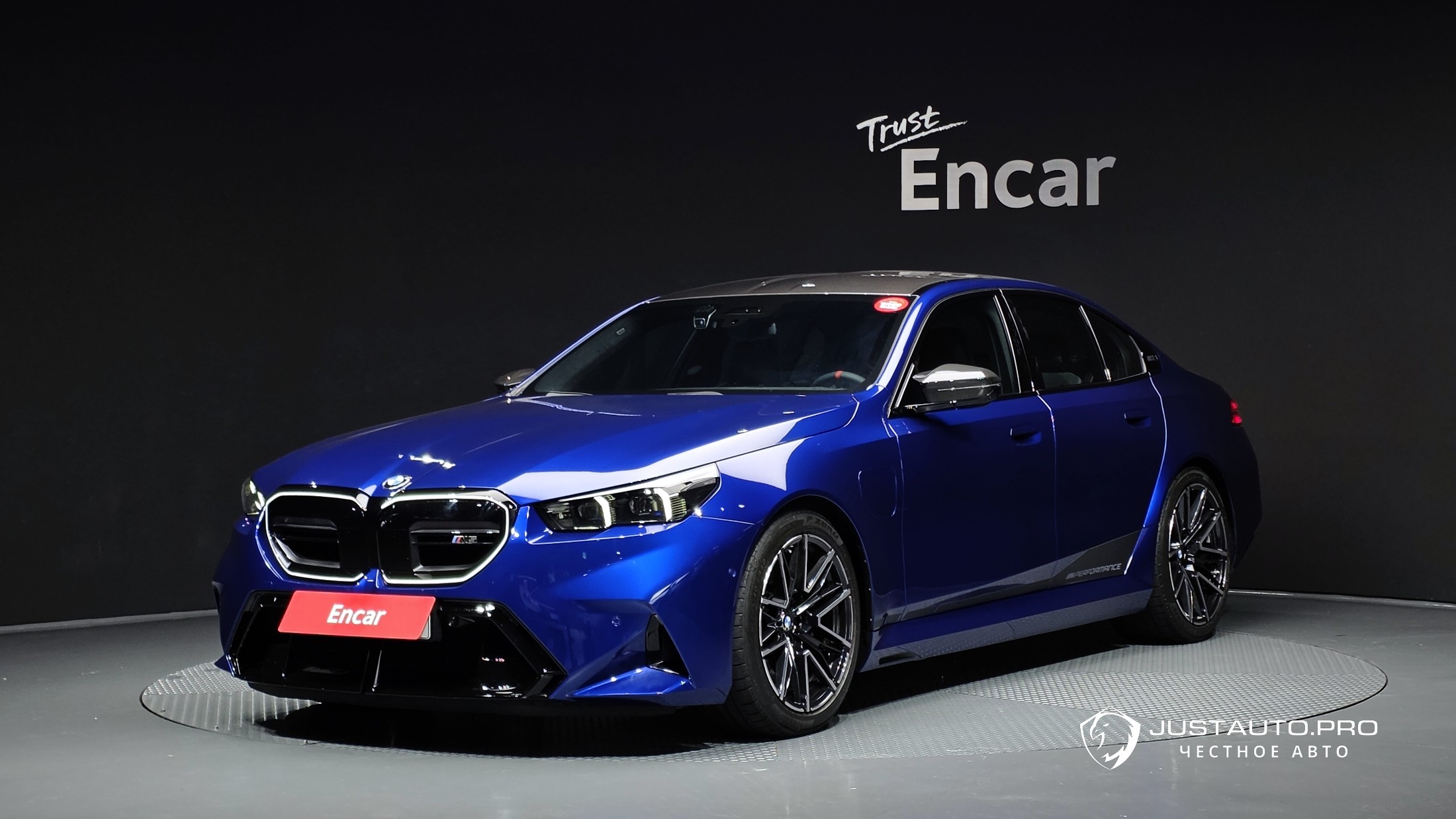 Автомобиль BMW M5