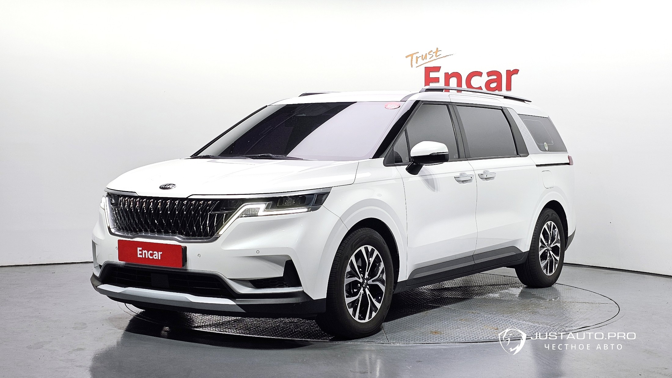 Автомобиль Kia Canival