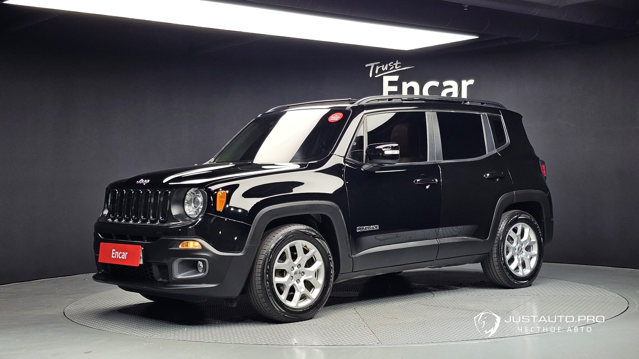 Автомобиль Jeep Renegade