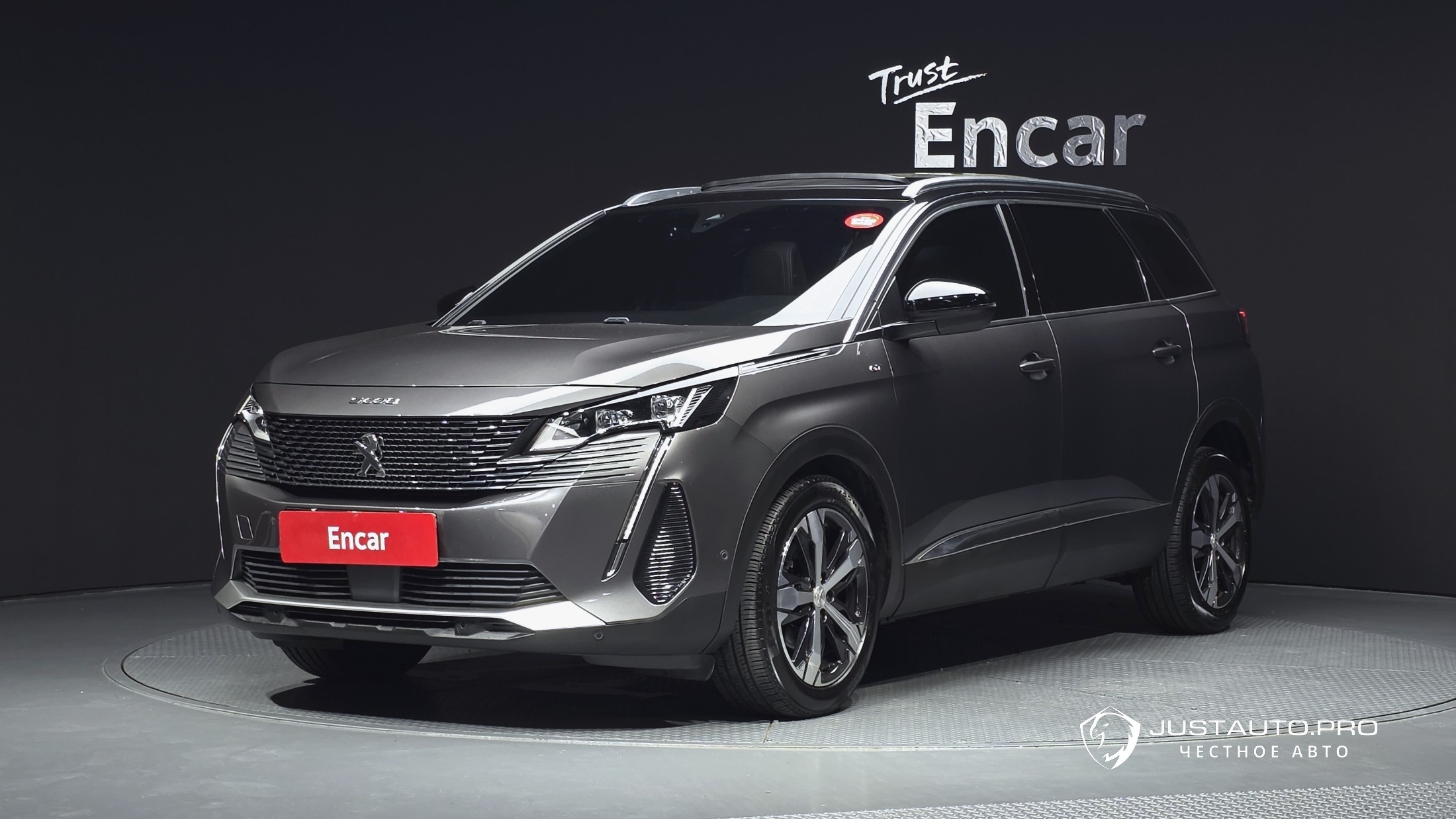 Автомобиль Peugeot 5008