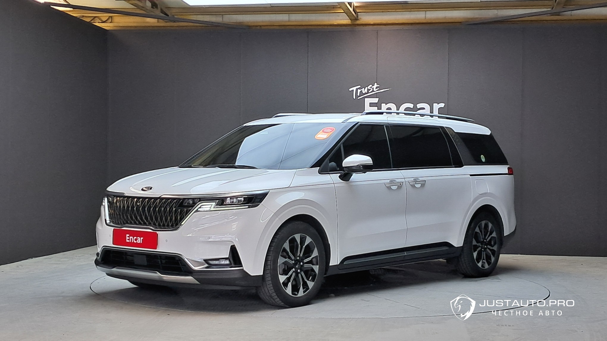 Автомобиль Kia Canival