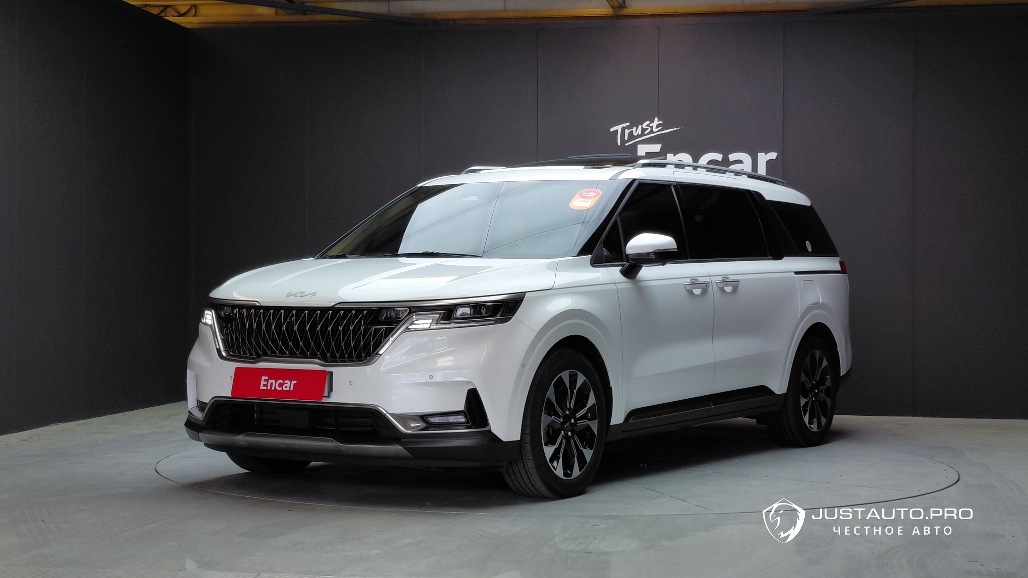 Автомобиль Kia Canival