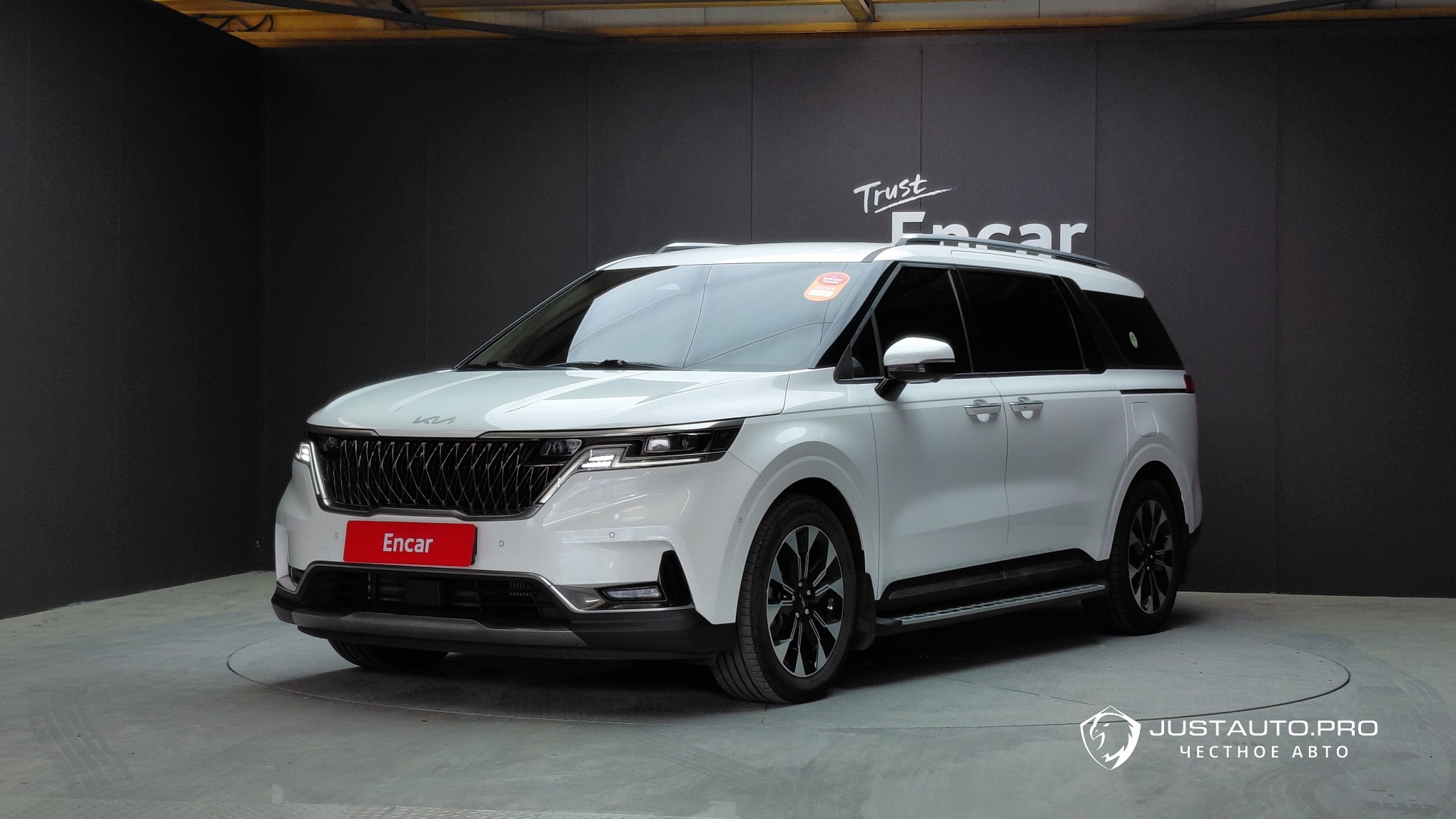 Автомобиль Kia Canival