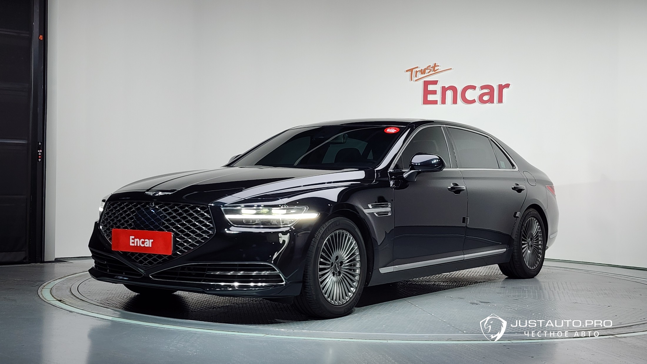 Автомобиль Genesis G90