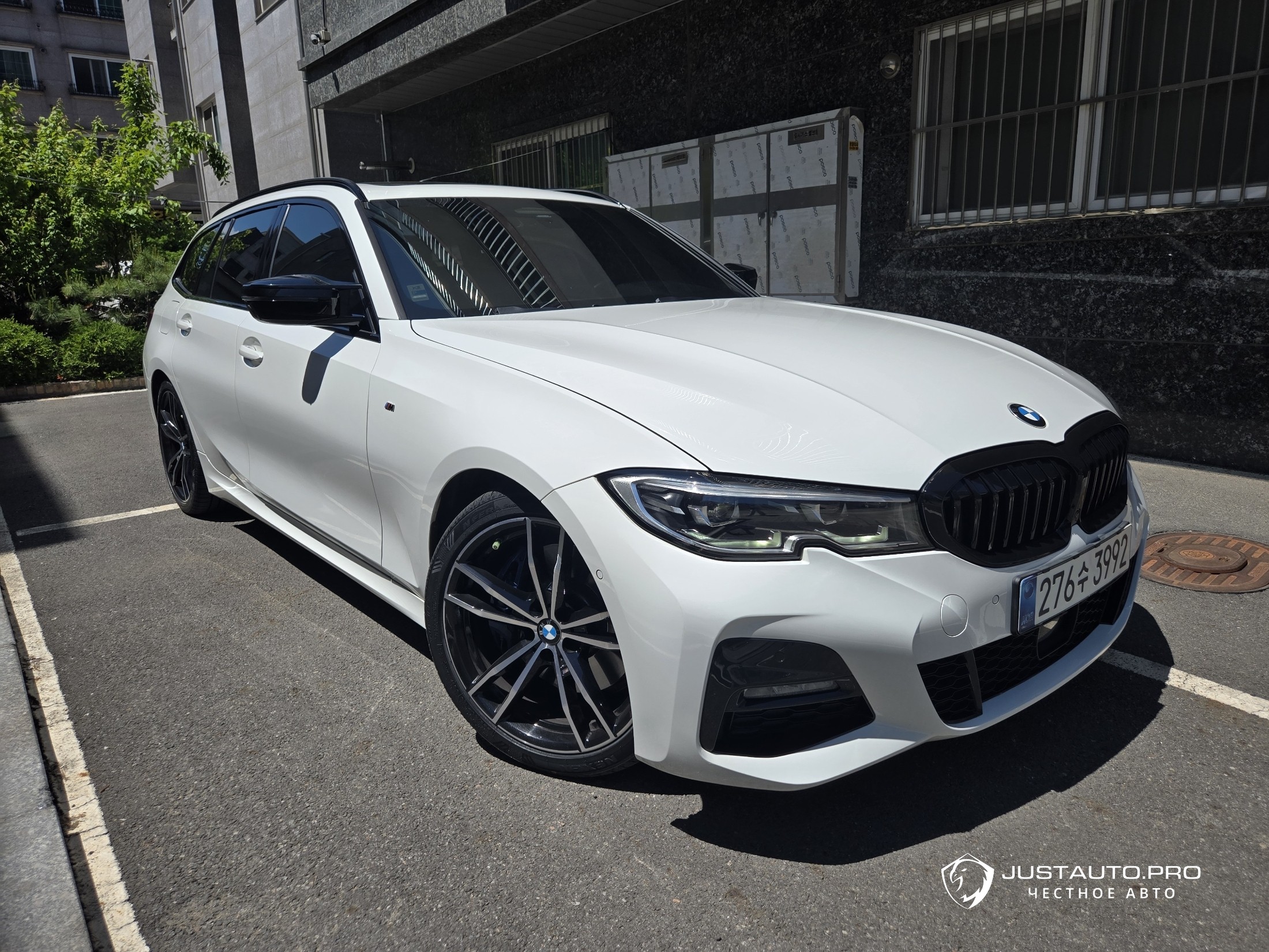 Автомобиль BMW 3-Series