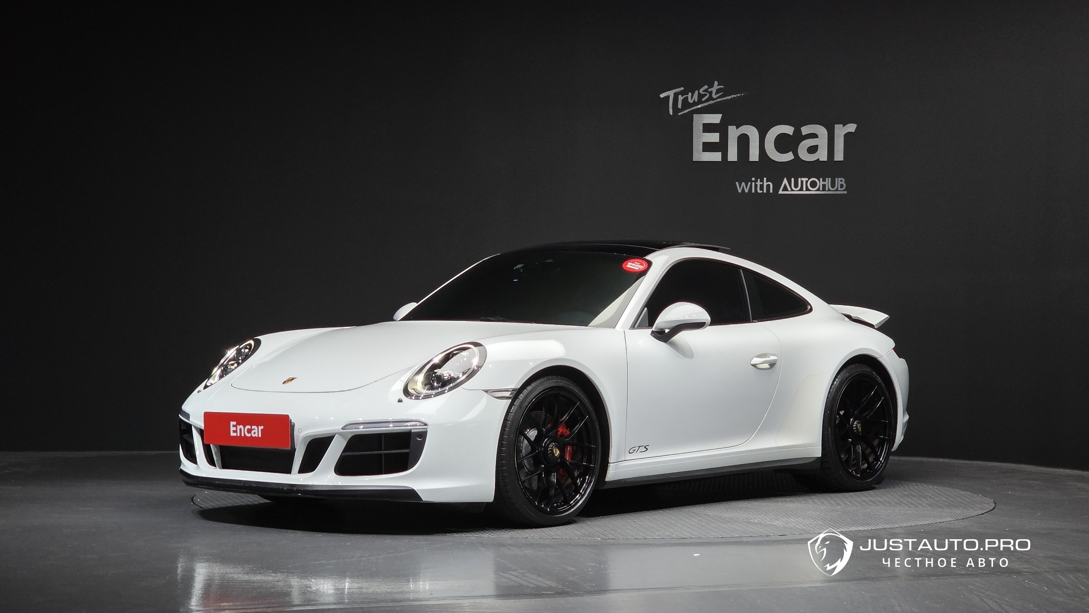 Автомобиль Porsche 911