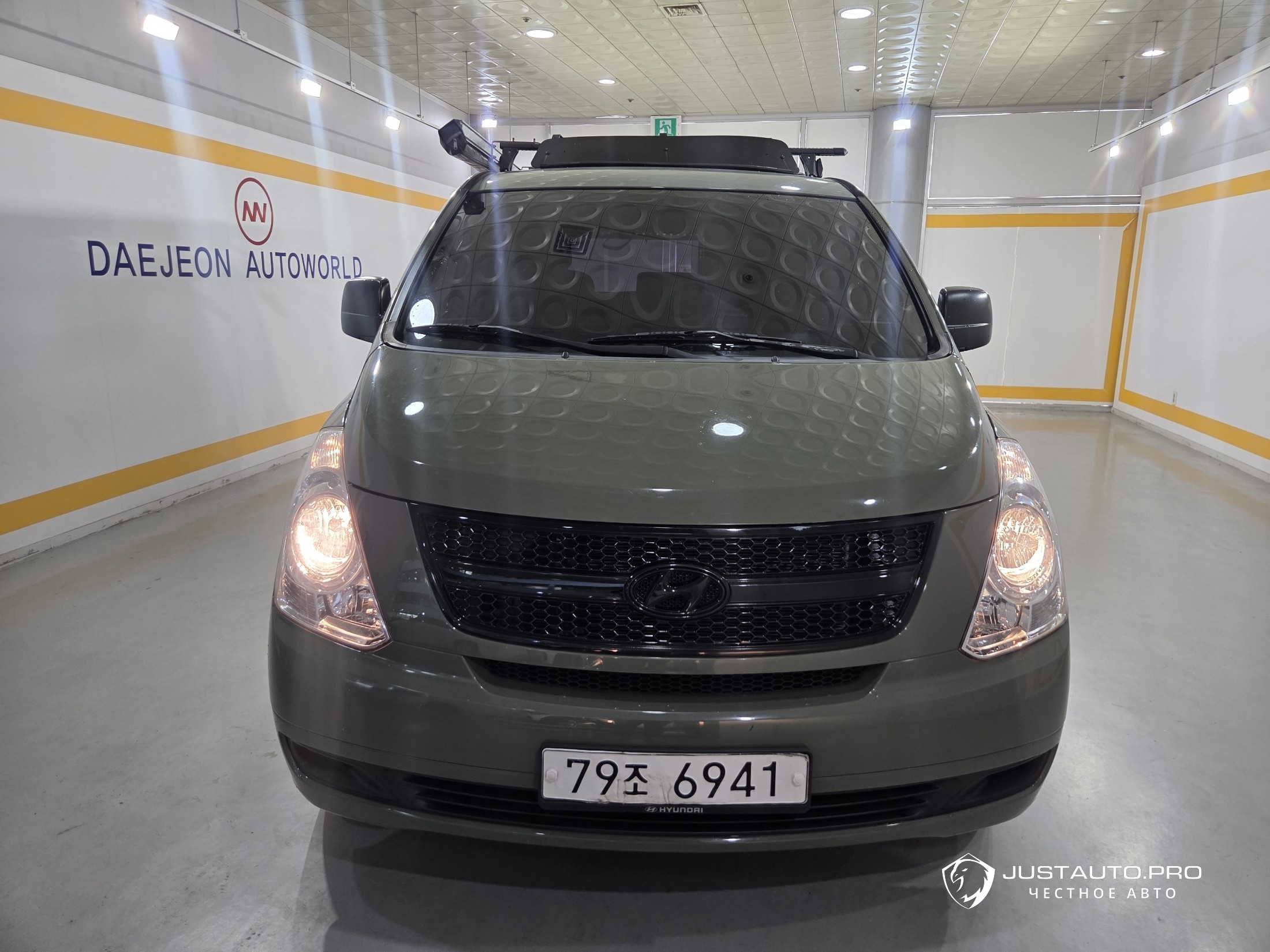 Автомобиль Hyundai Starex