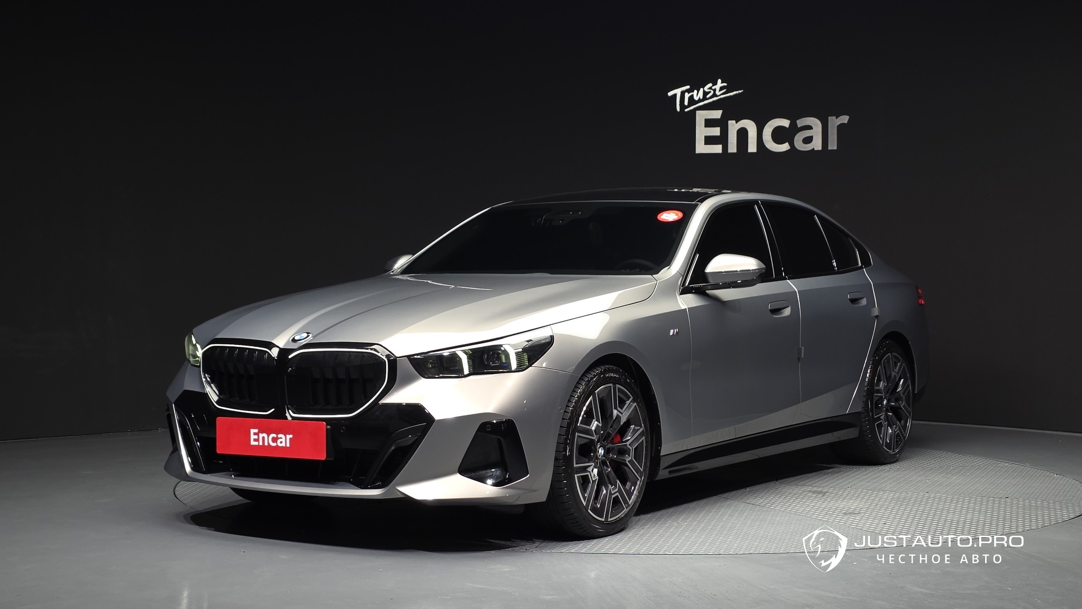 Автомобиль BMW 5-Series