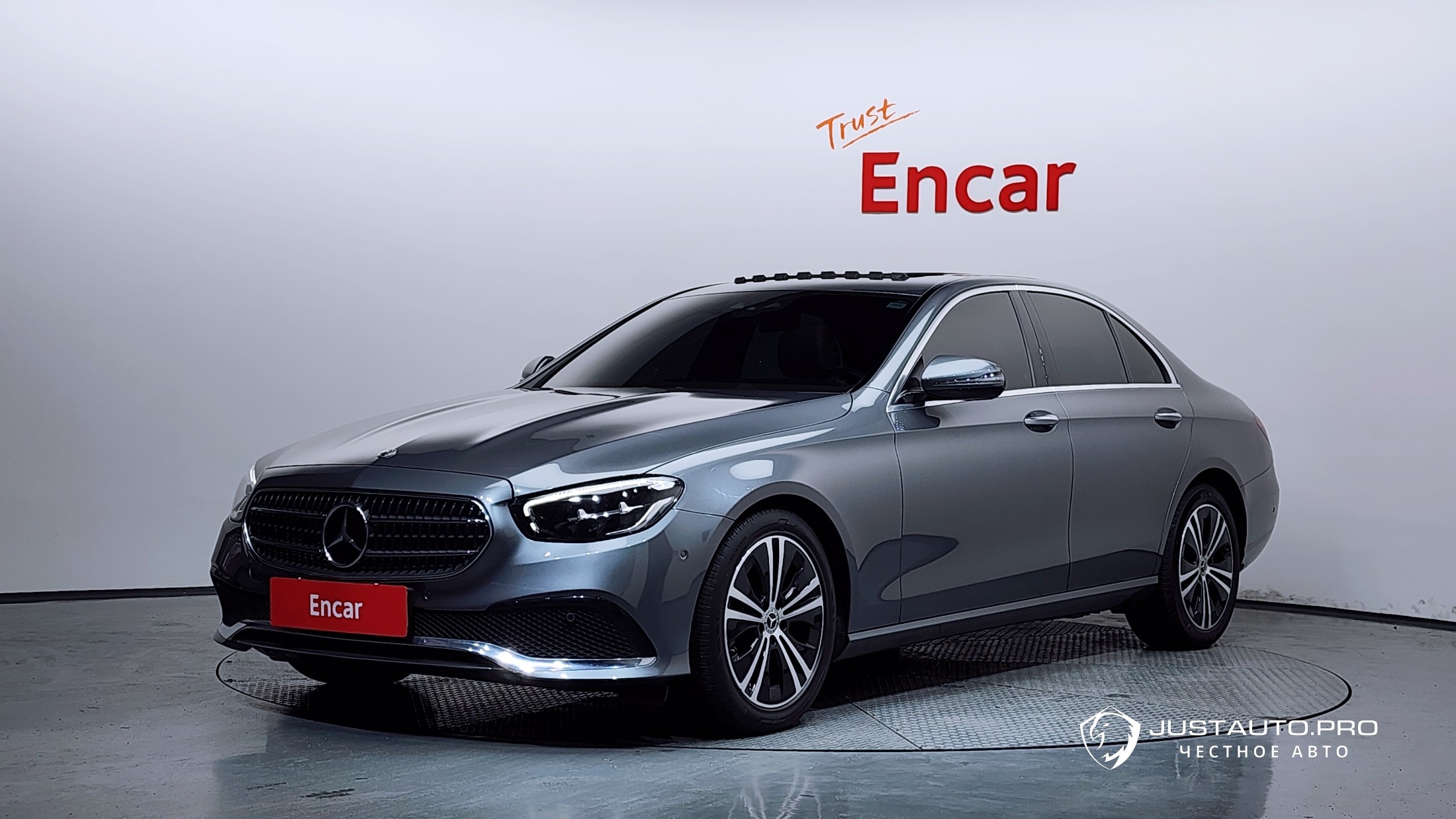 Автомобиль Mercedes-Benz E-Class