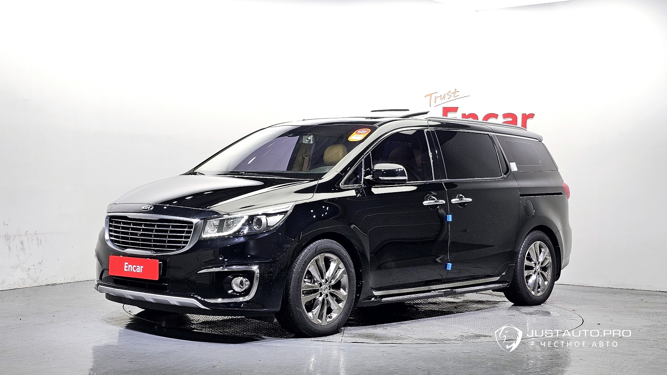 Автомобиль Kia Canival