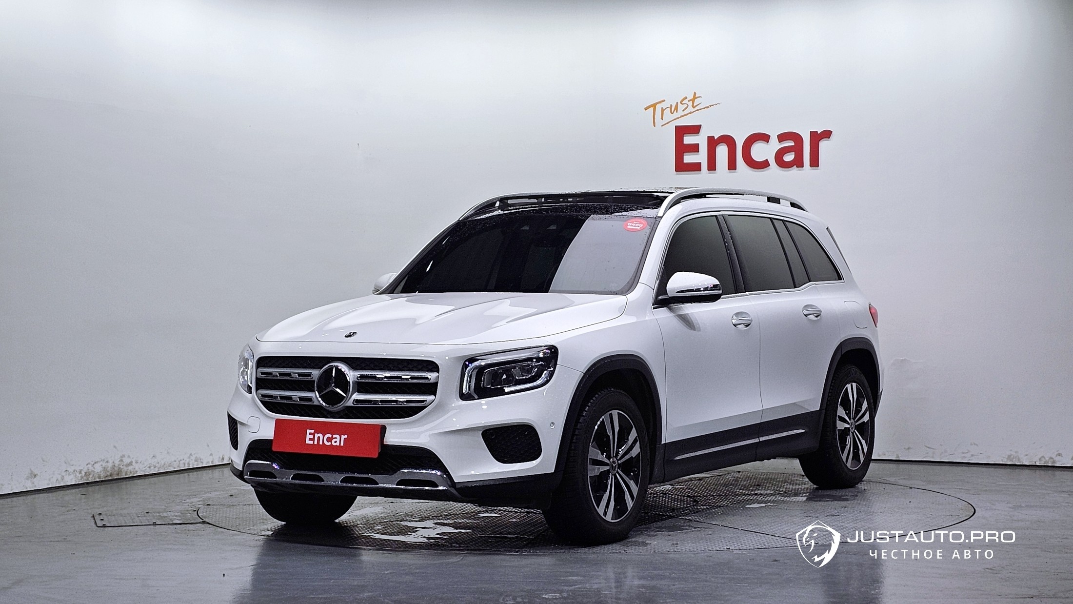 Автомобиль Mercedes-Benz GLB-Class