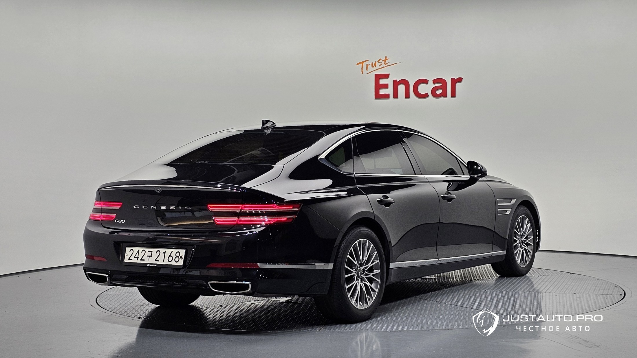 Автомобиль Genesis G80