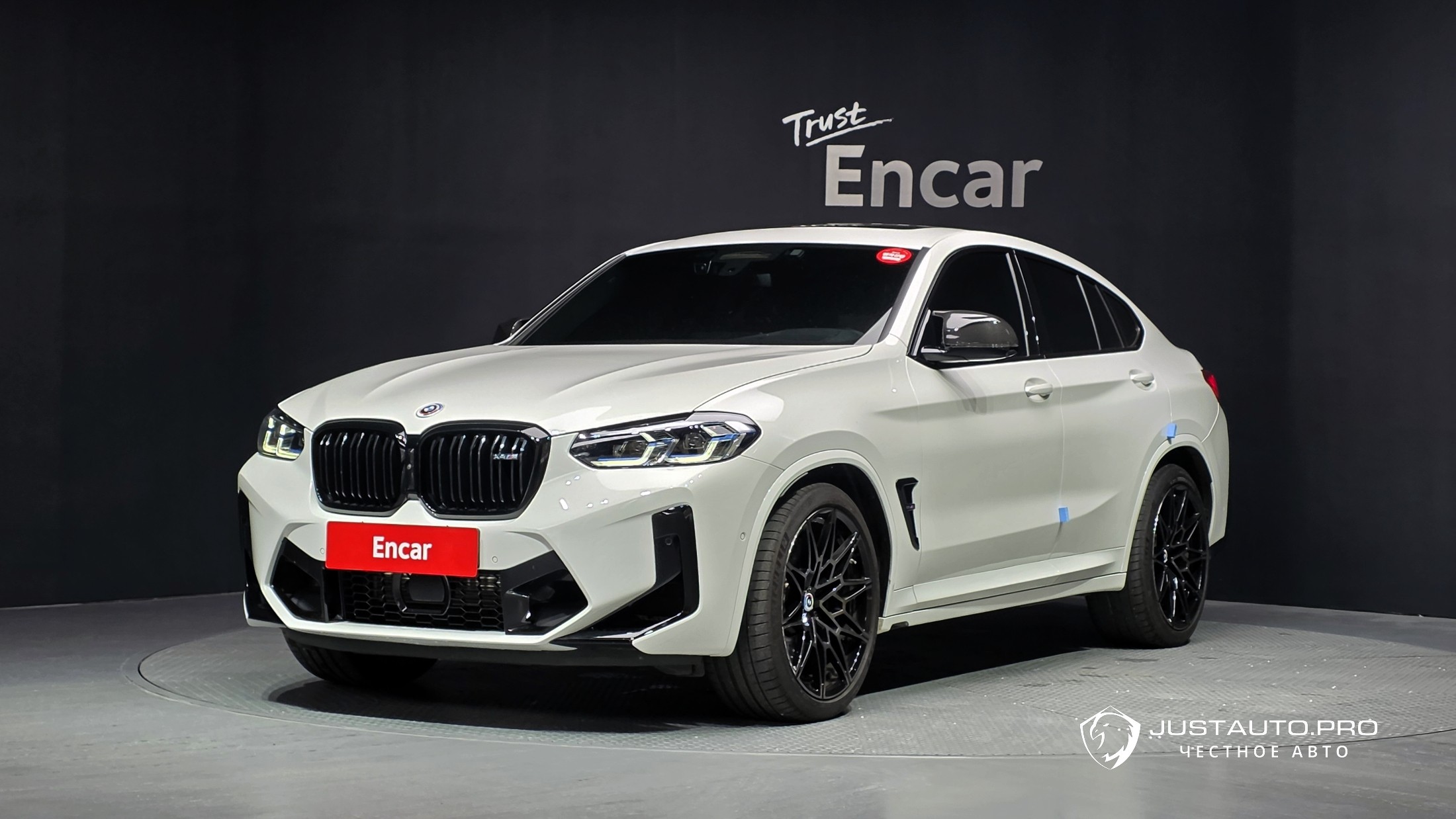 Автомобиль BMW X4M