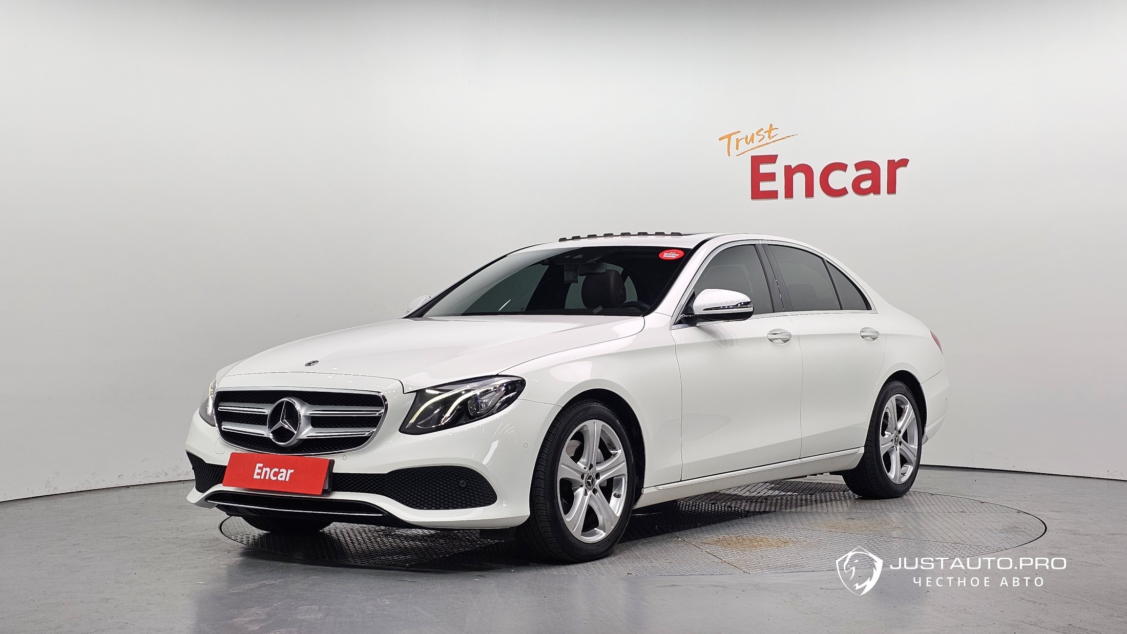 Автомобиль Mercedes-Benz E-Class