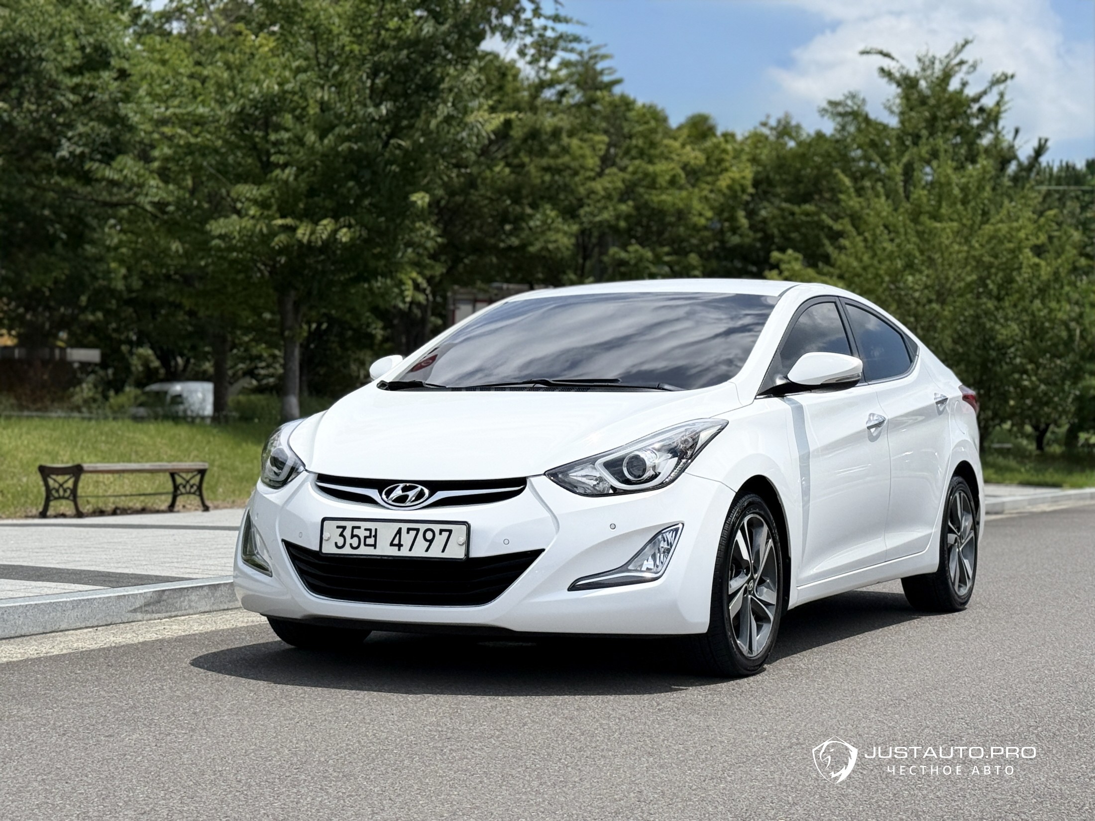 Автомобиль Hyundai AVANTE