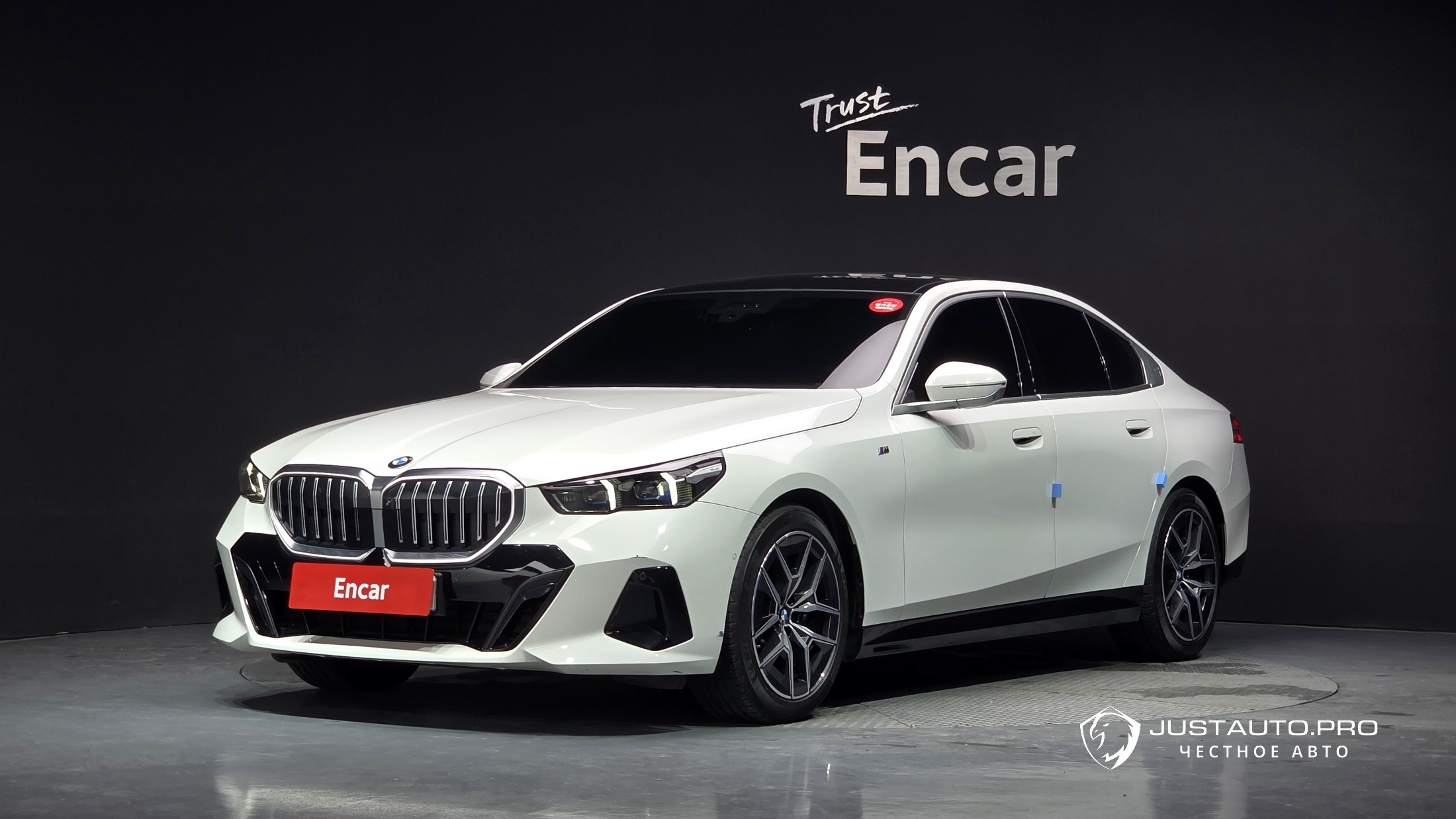 Автомобиль BMW 5-Series
