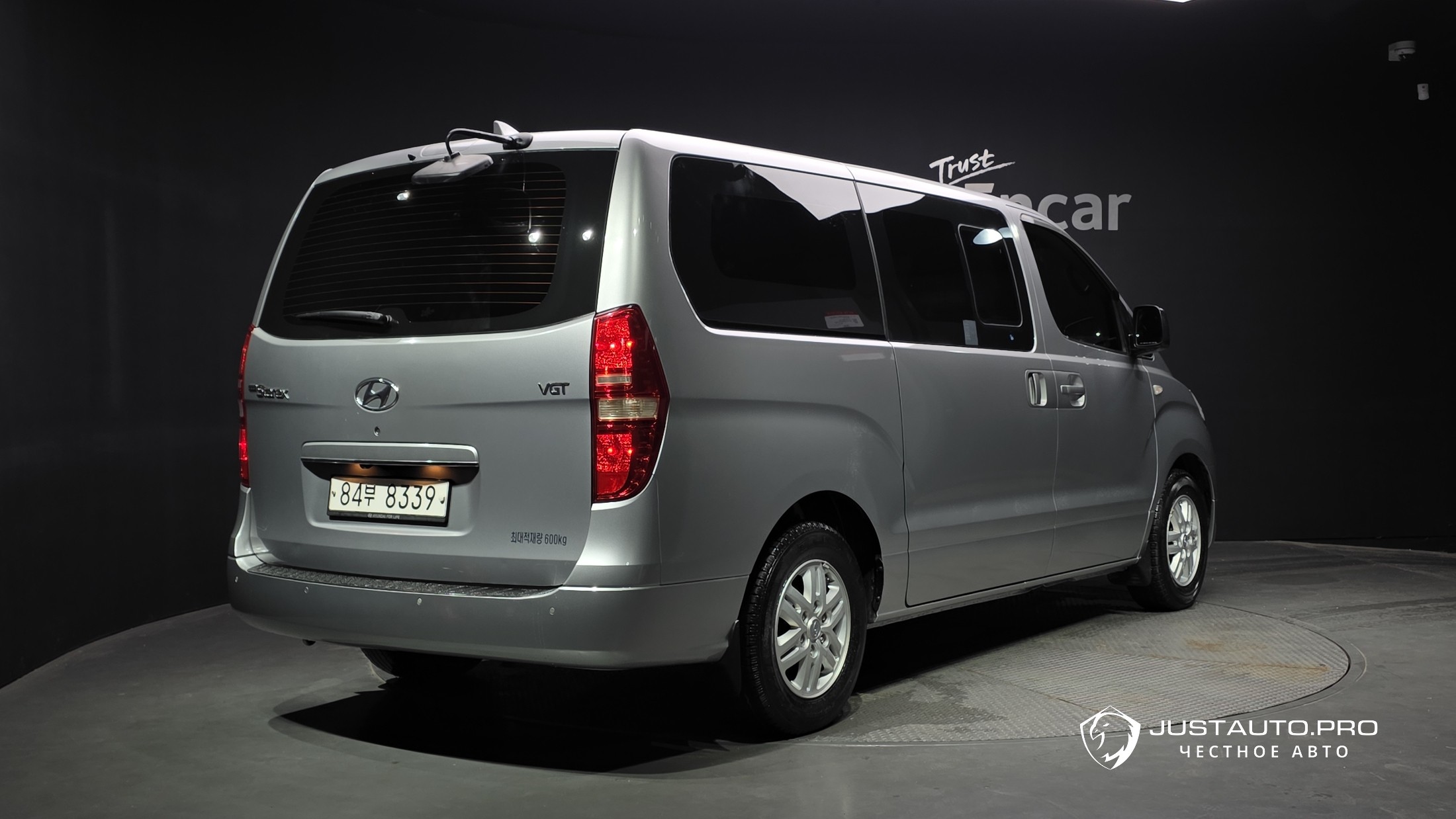 Автомобиль Hyundai Starex