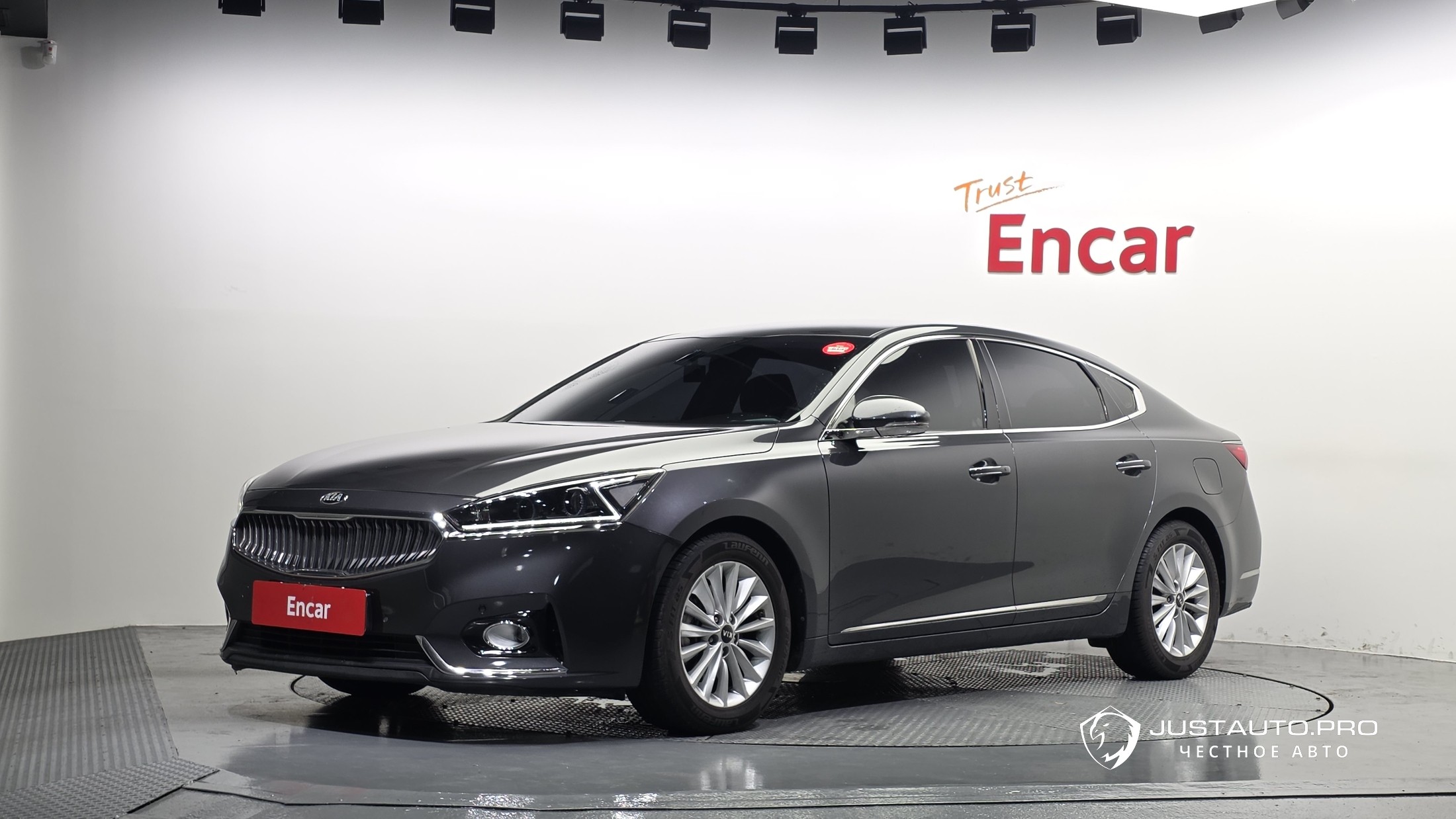 Автомобиль Kia K7