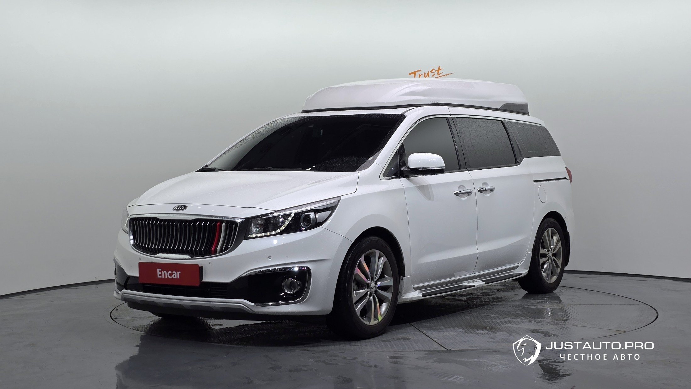 Автомобиль Kia Canival