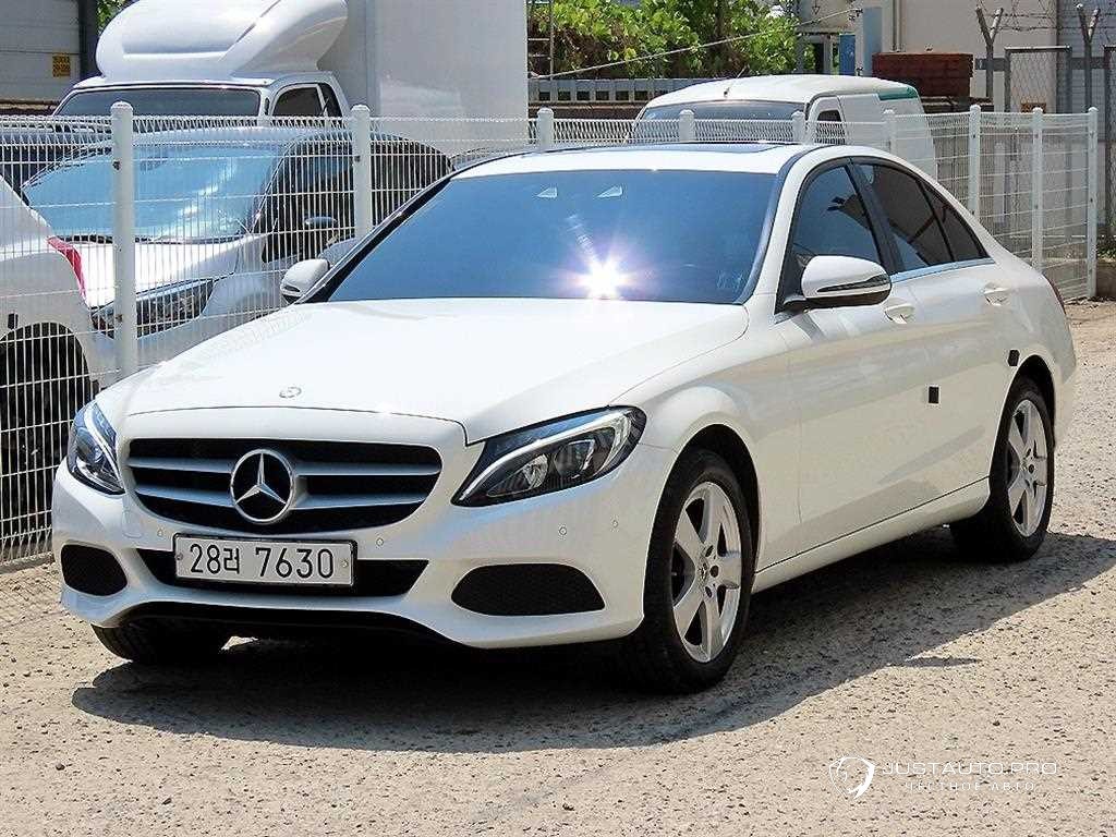 Автомобиль Mercedes-Benz C-Class