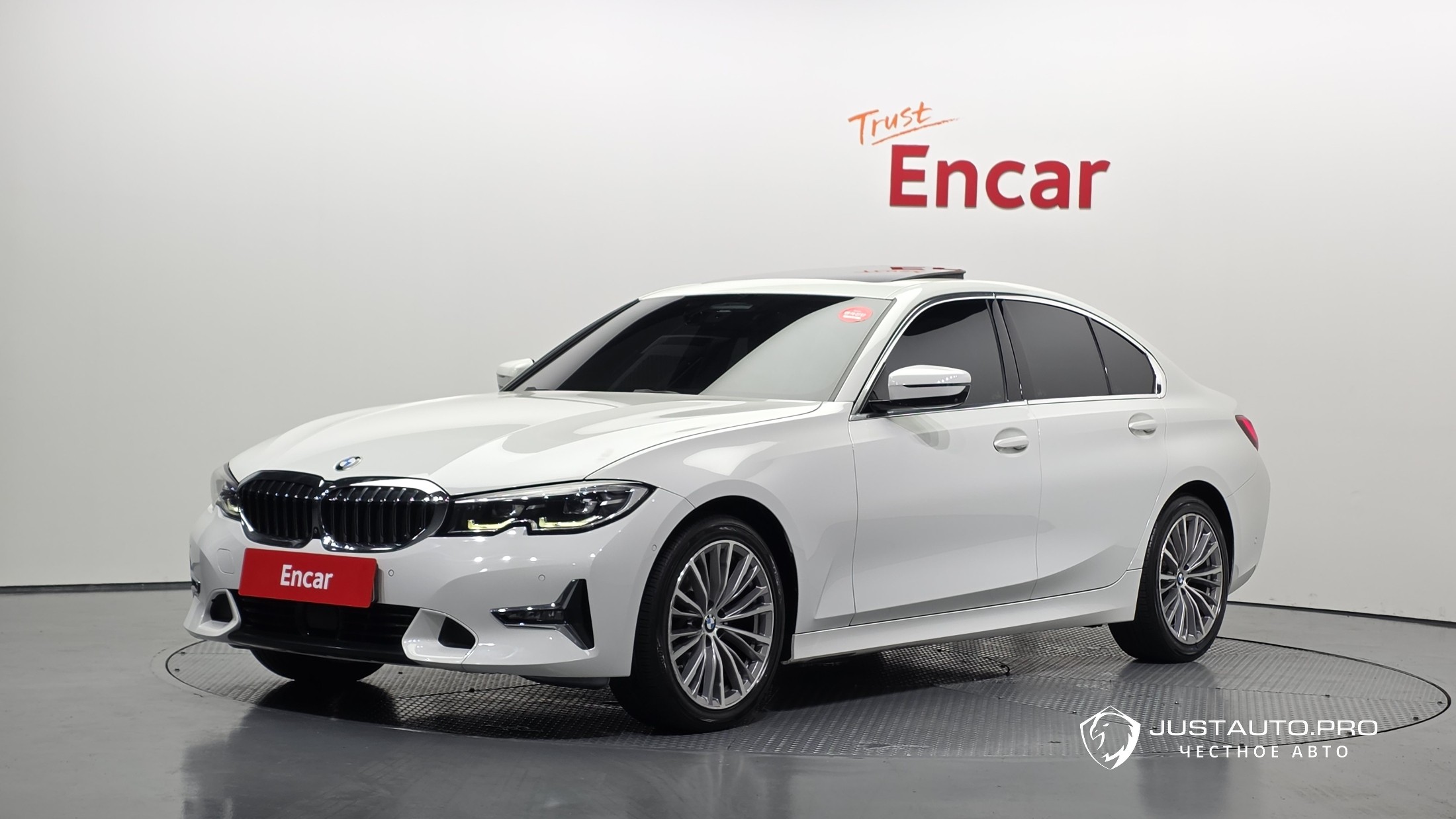 Автомобиль BMW 3-Series