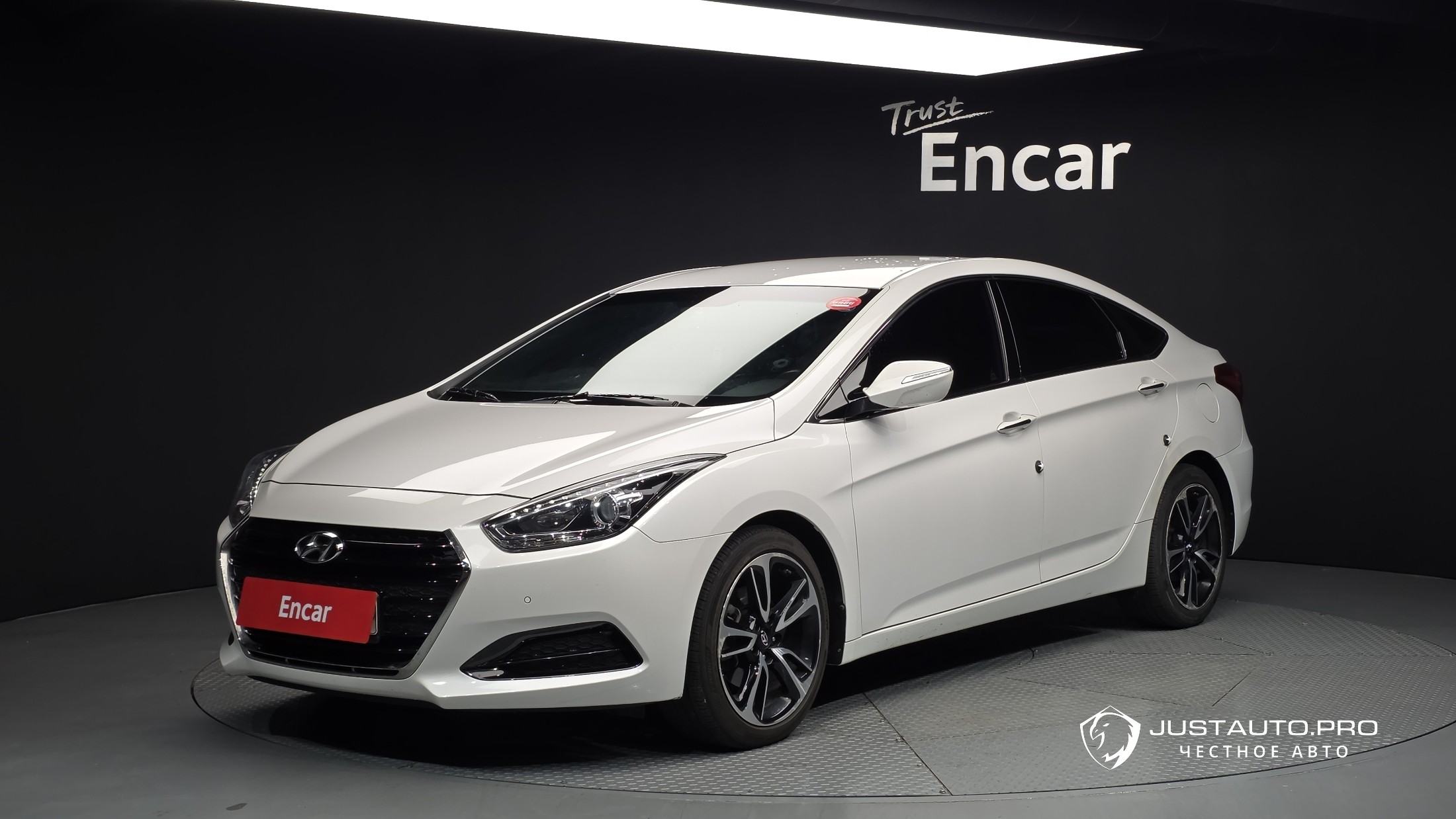 Автомобиль Hyundai i40