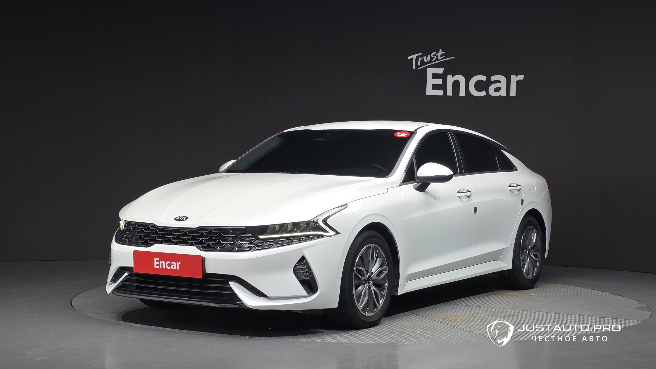 Автомобиль Kia K5