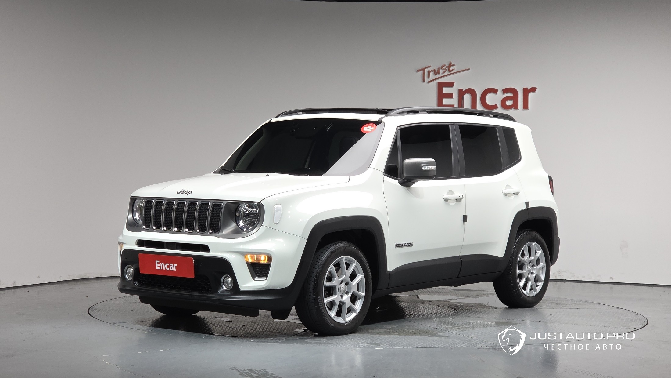 Автомобиль Jeep Renegade