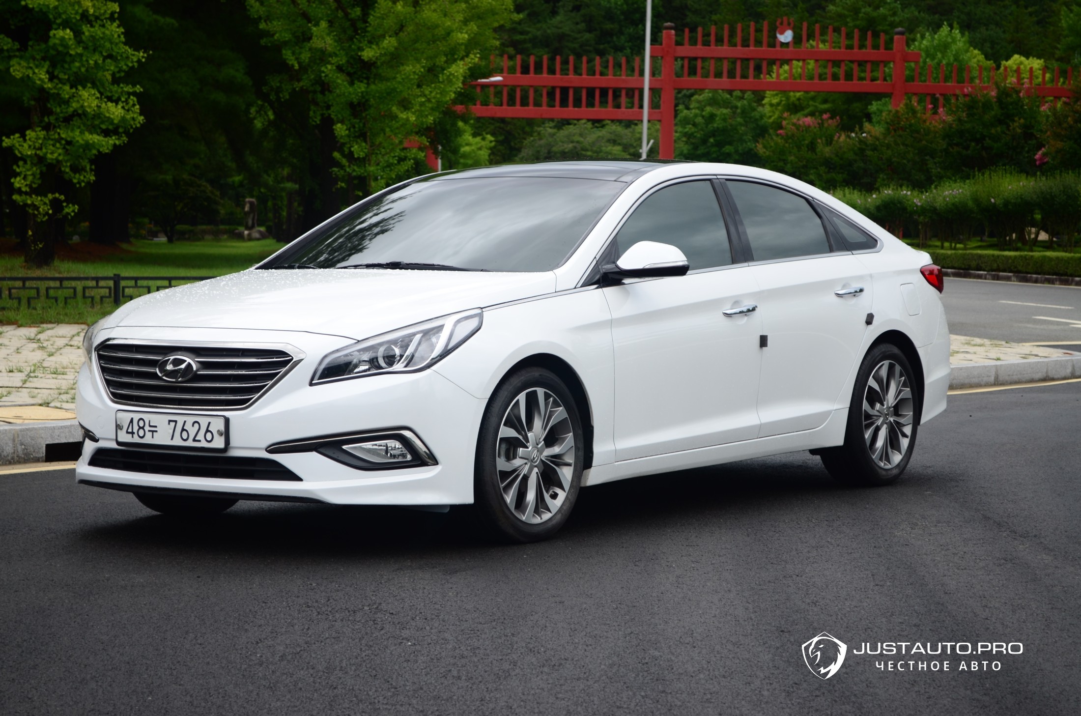 Автомобиль Hyundai Sonata