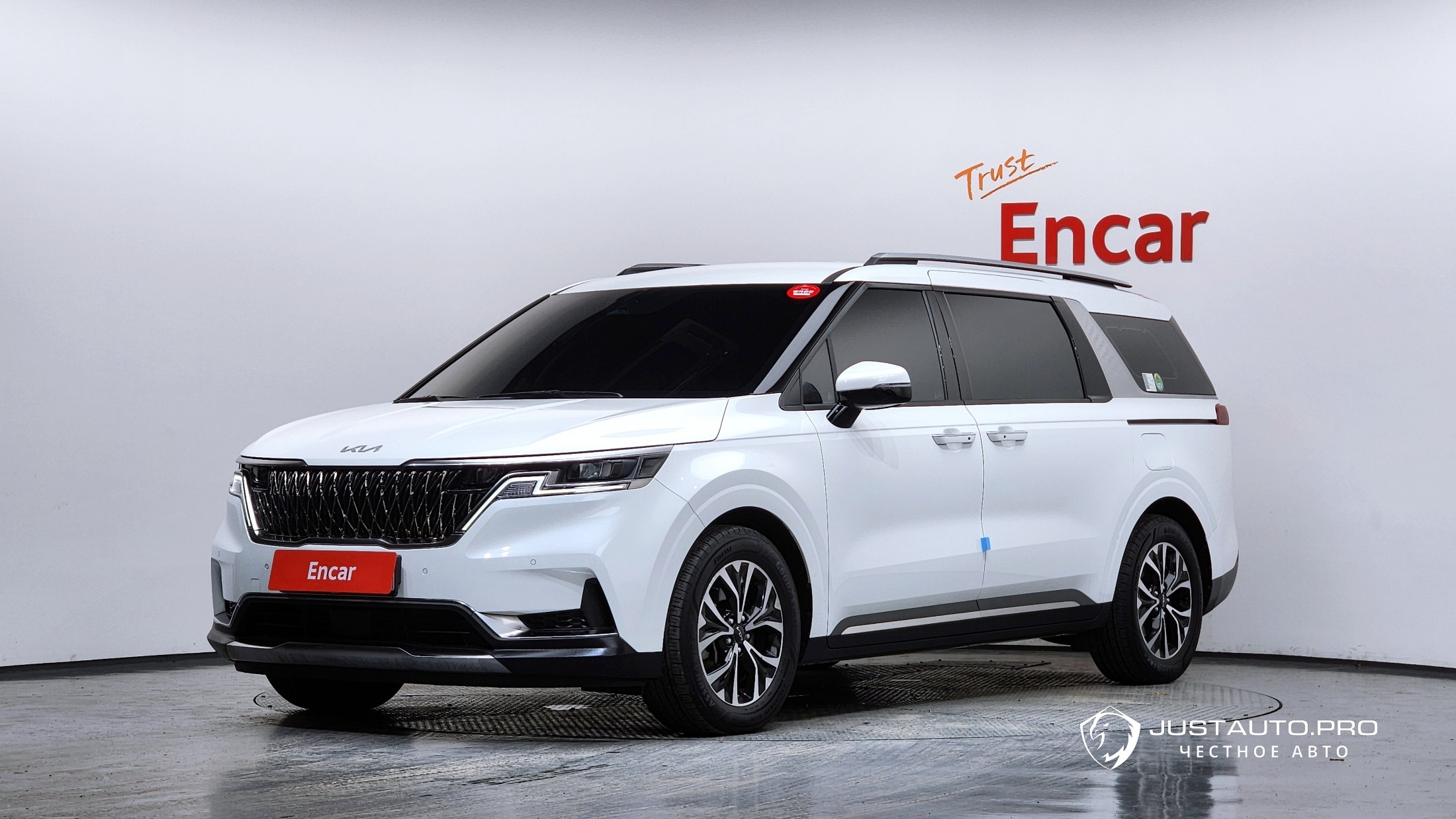 Автомобиль Kia Canival