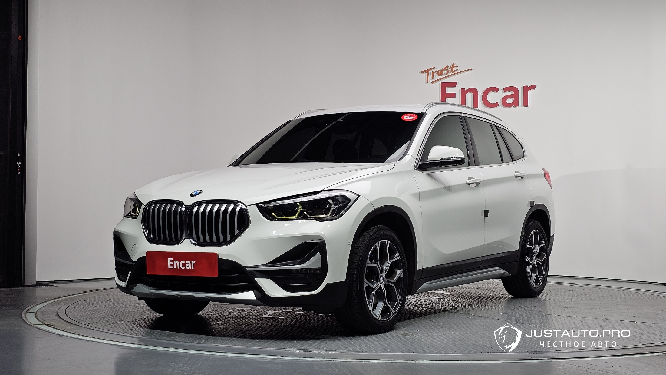 Автомобиль BMW X1