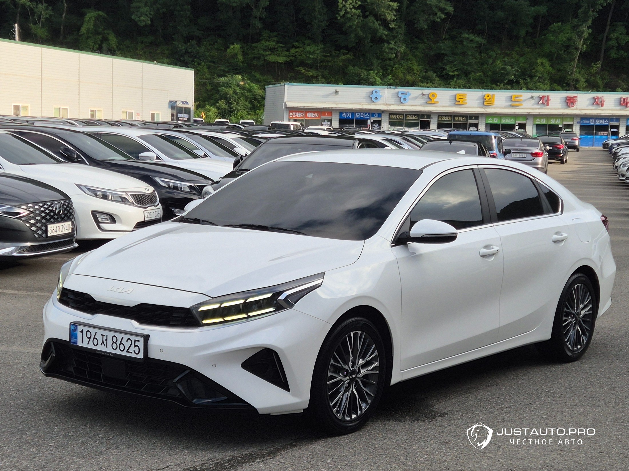 Автомобиль Kia K3