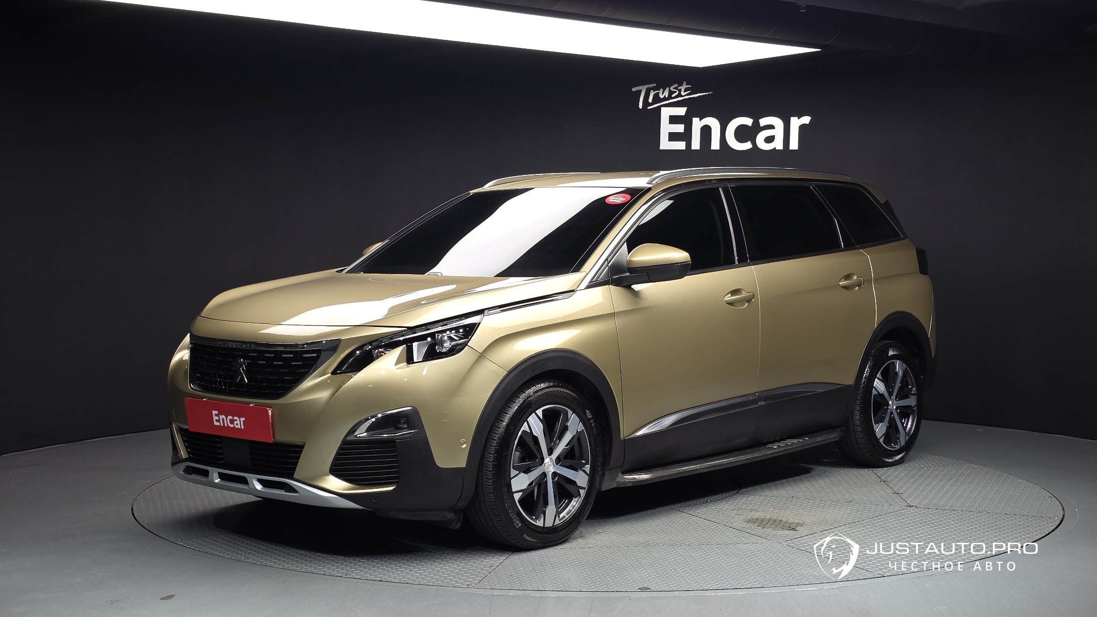 Автомобиль Peugeot 5008