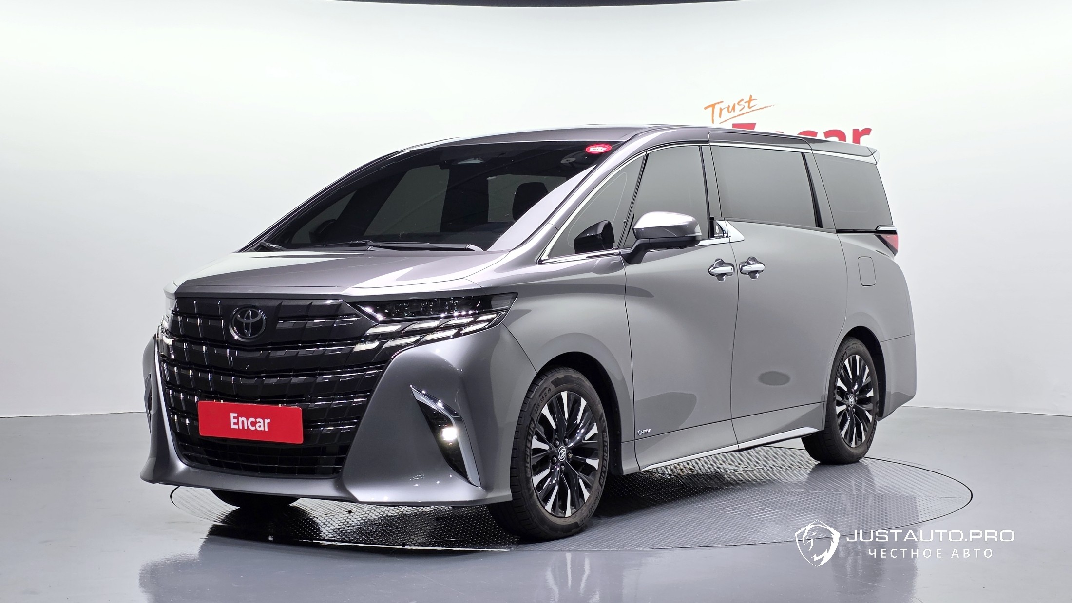 Автомобиль Toyota Alphard