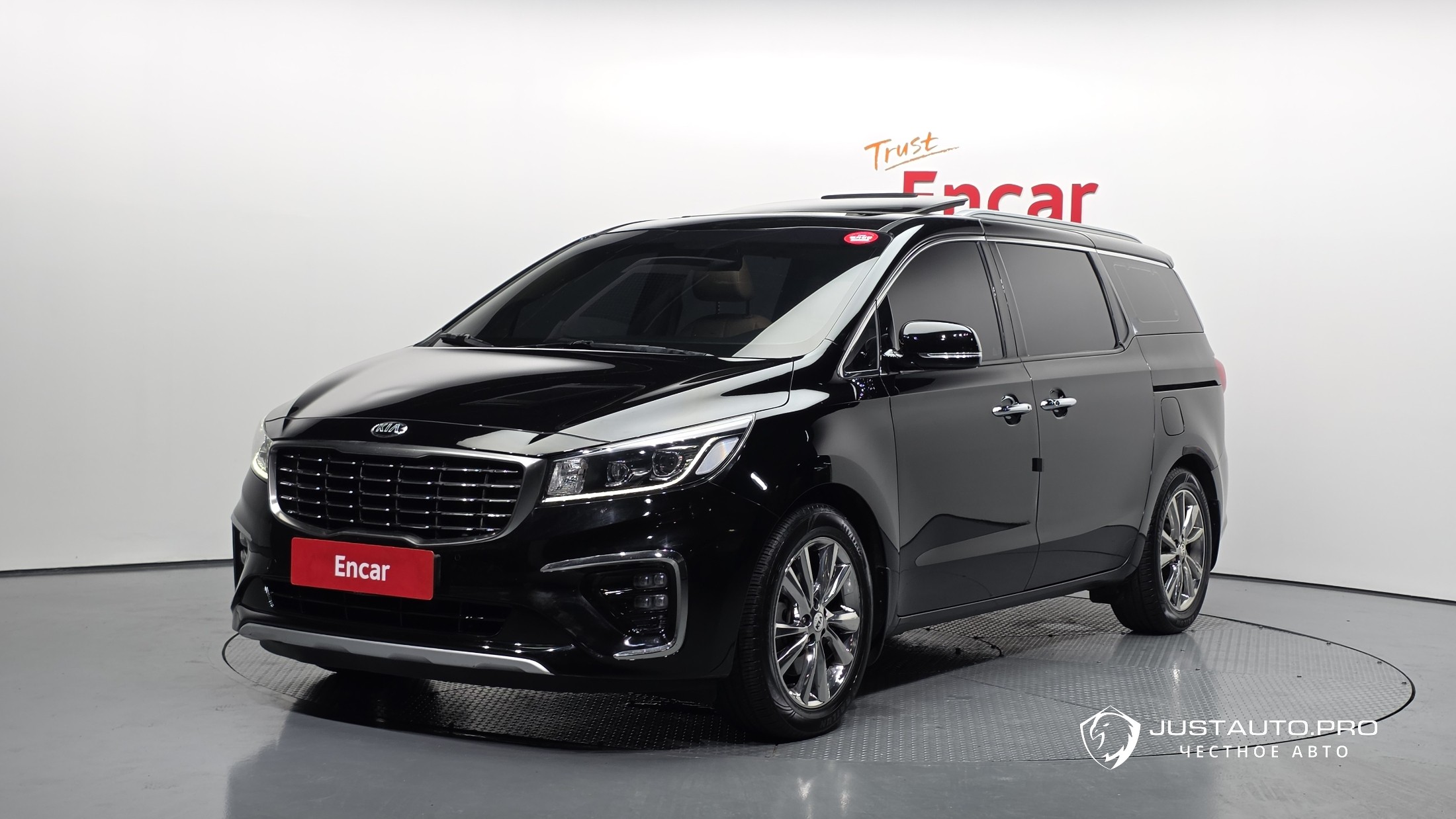 Автомобиль Kia Canival