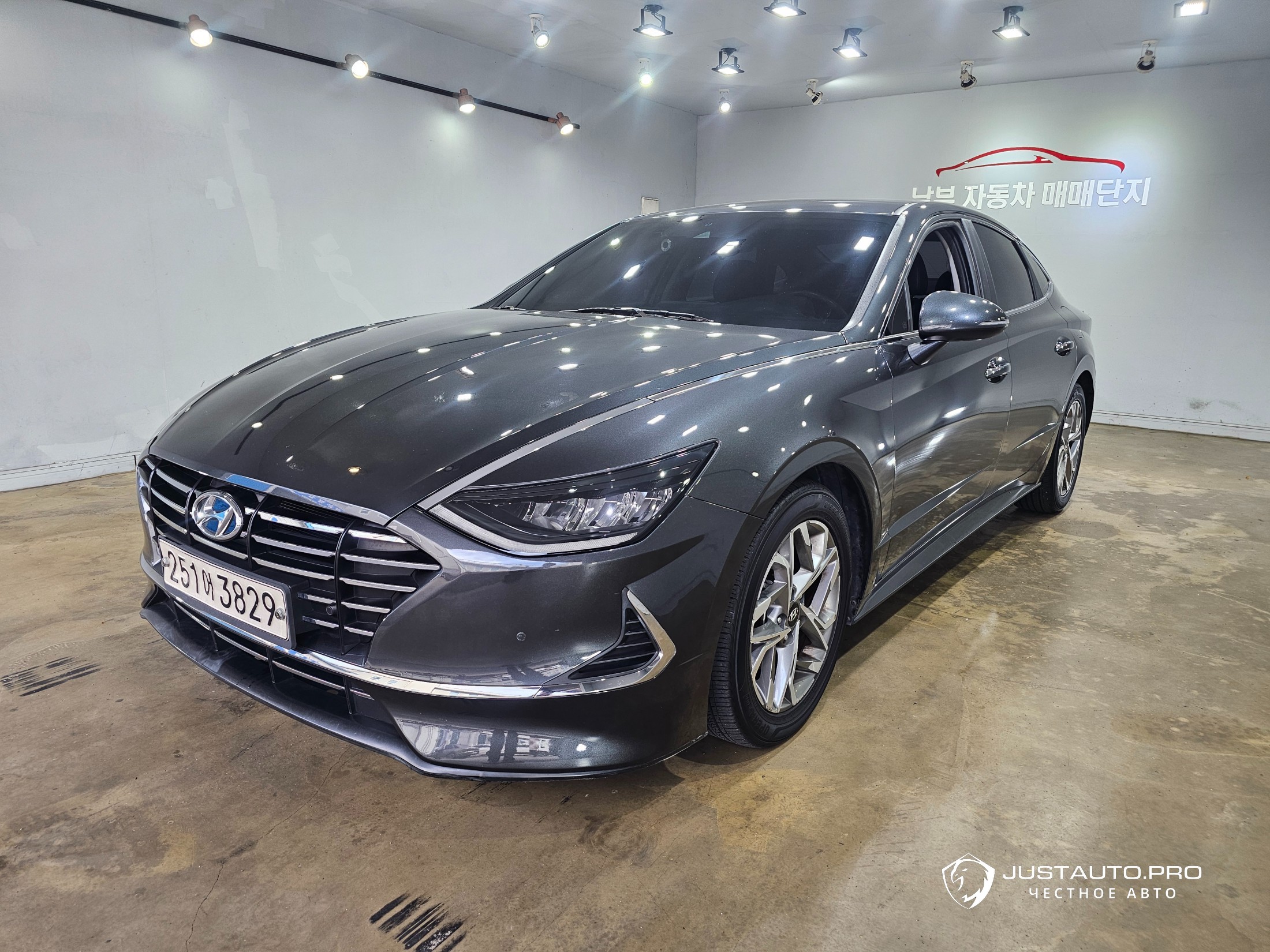 Автомобиль Hyundai Sonata