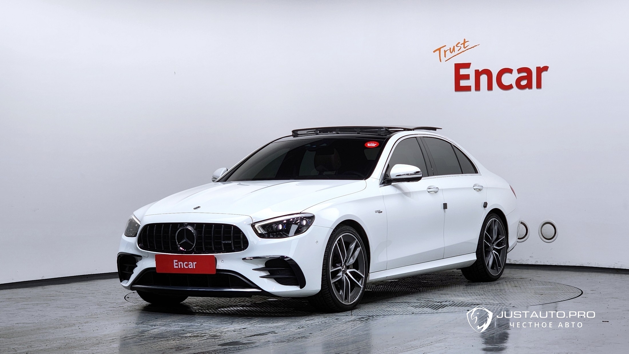 Автомобиль Mercedes-Benz E-Class