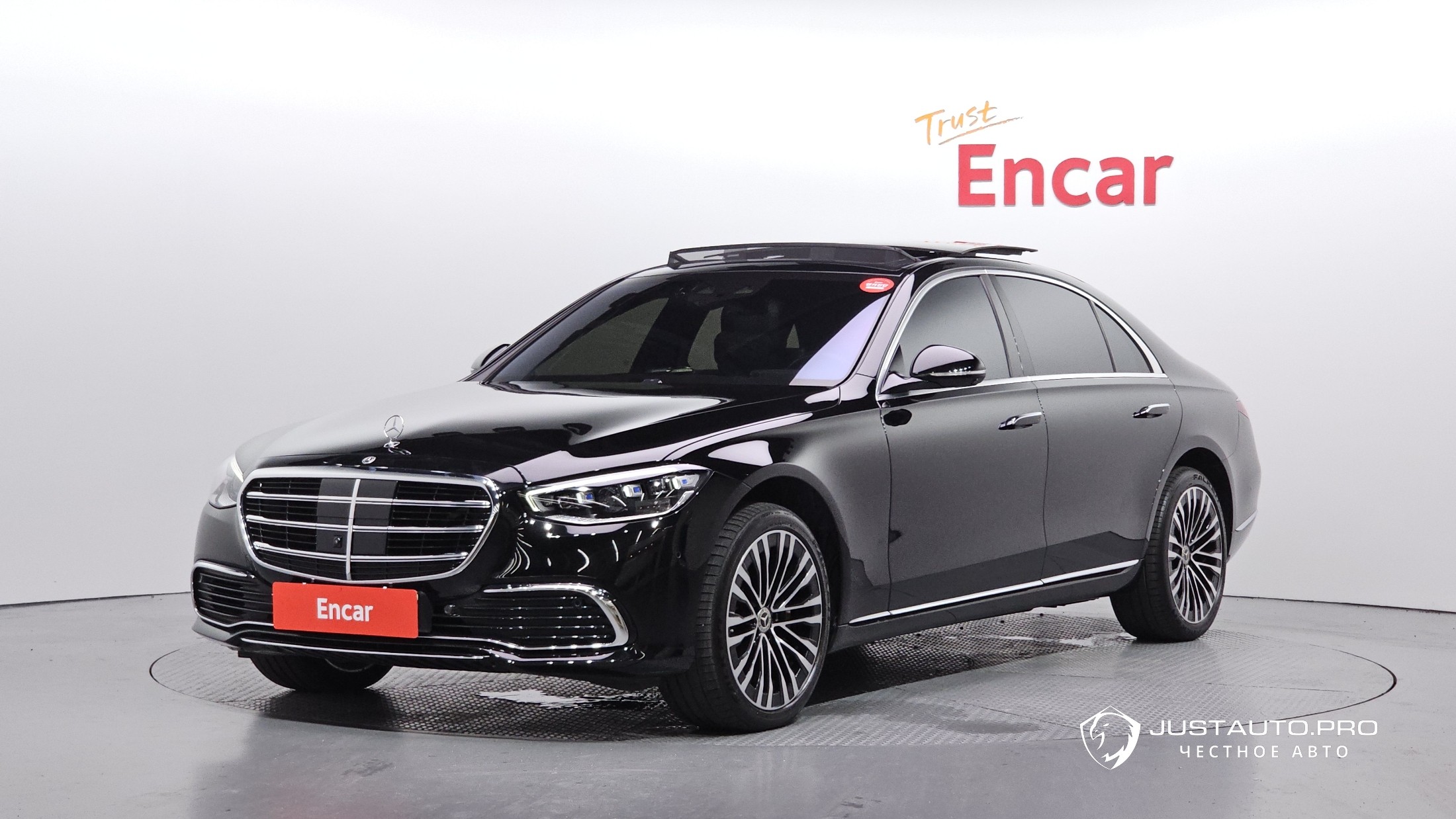 Автомобиль Mercedes-Benz S-Class