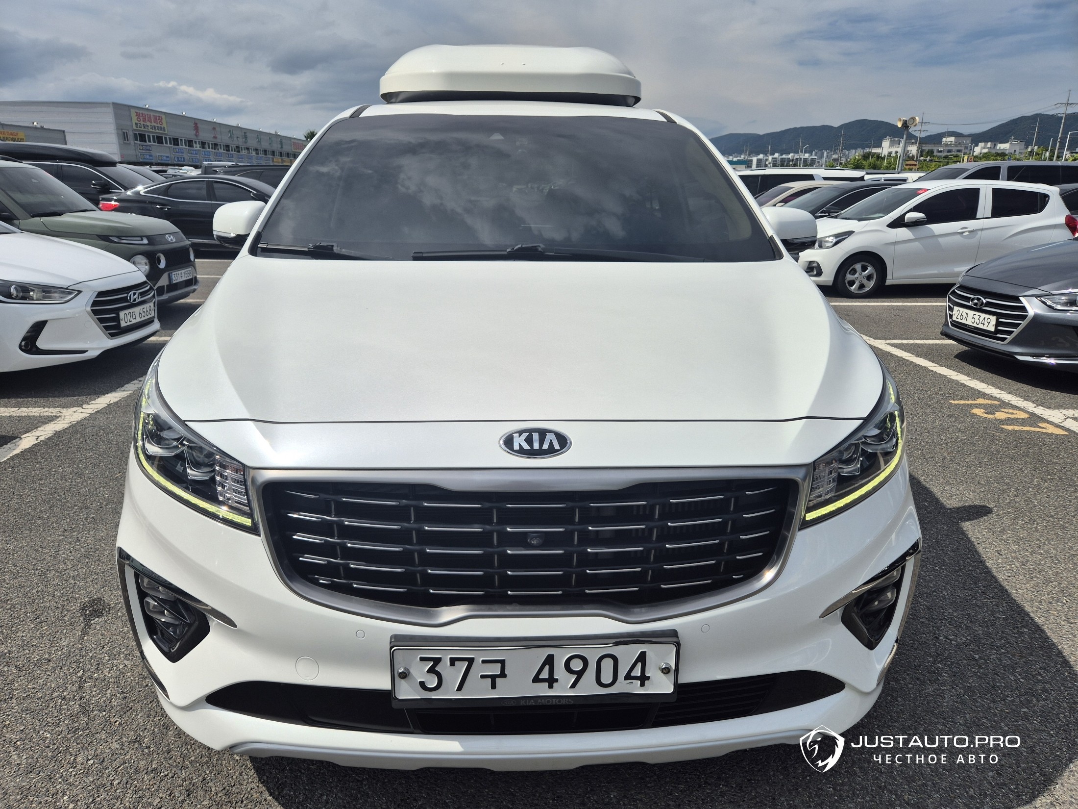 Автомобиль Kia Canival