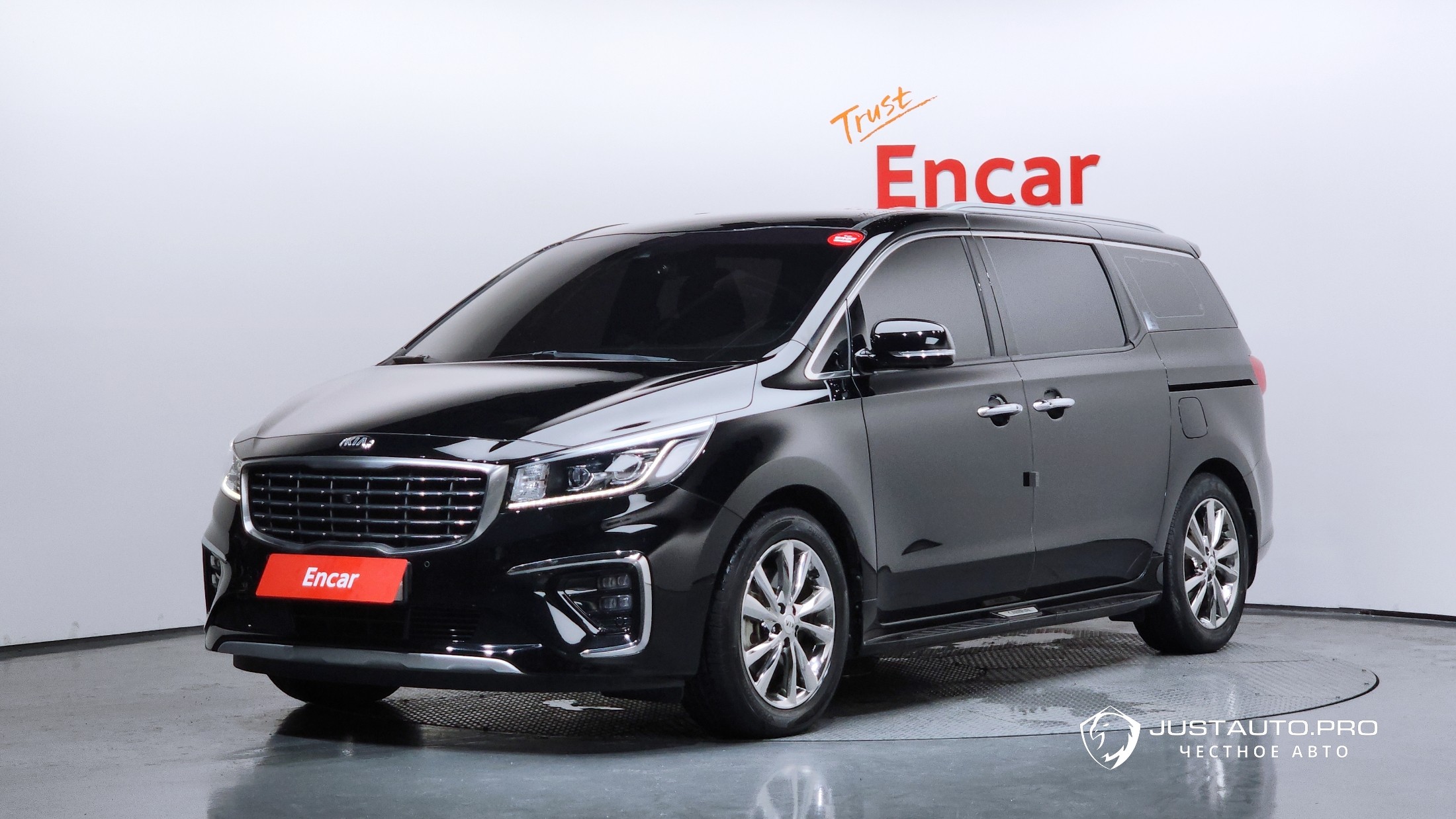 Автомобиль Kia Canival